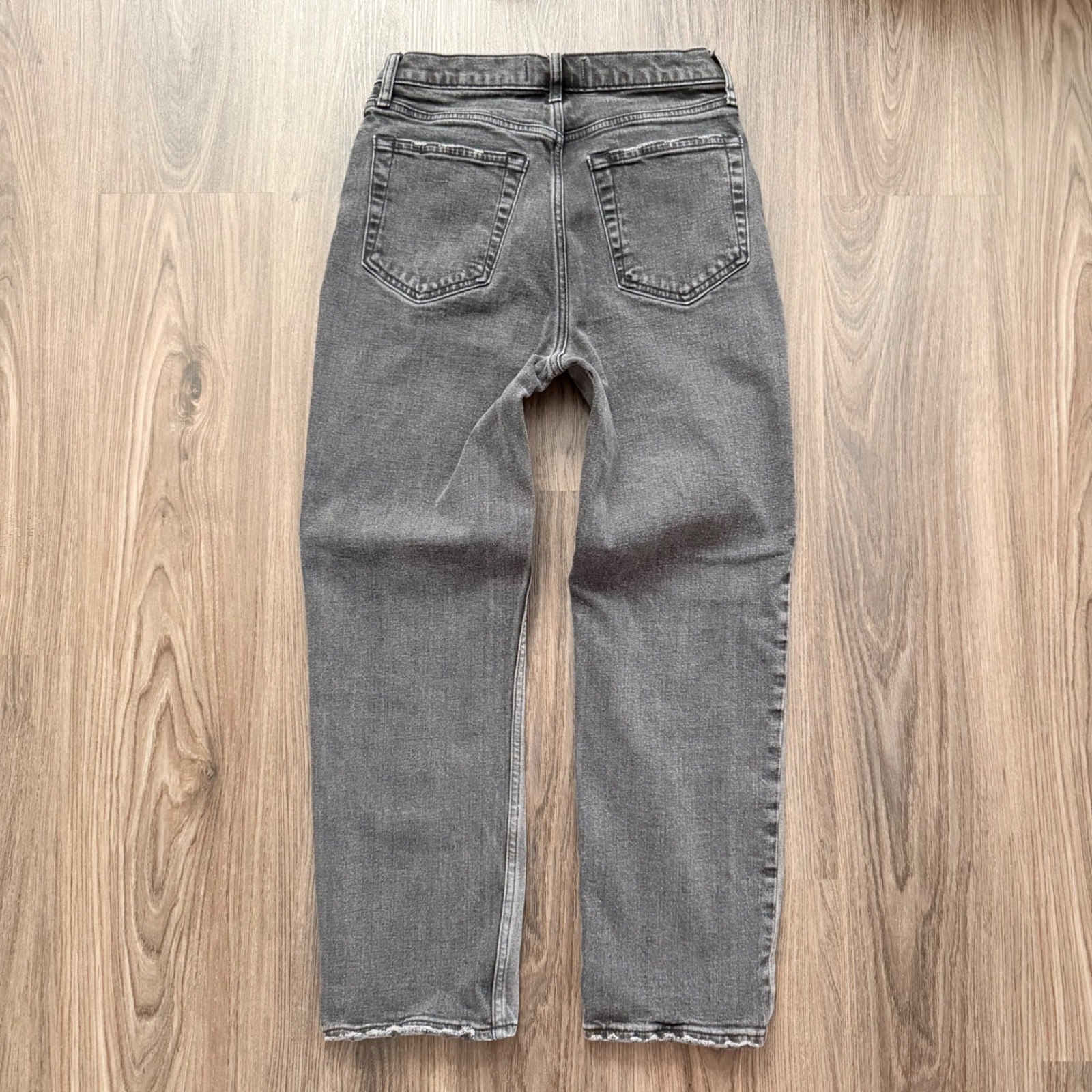 Abercrombie & Fitch Ultra High Rise Ankle Straight Jeans Grey Wash Size 29 8R