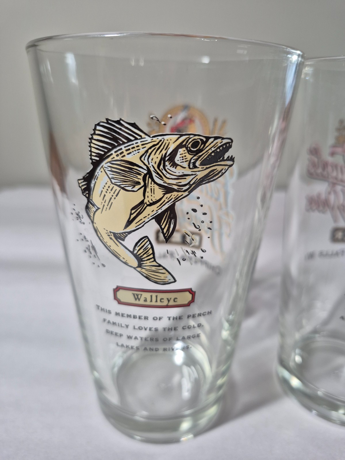 Set Of 2 Leinenkugel Fishing Beer Pint Drinking Glass Walleye and Sunfish
