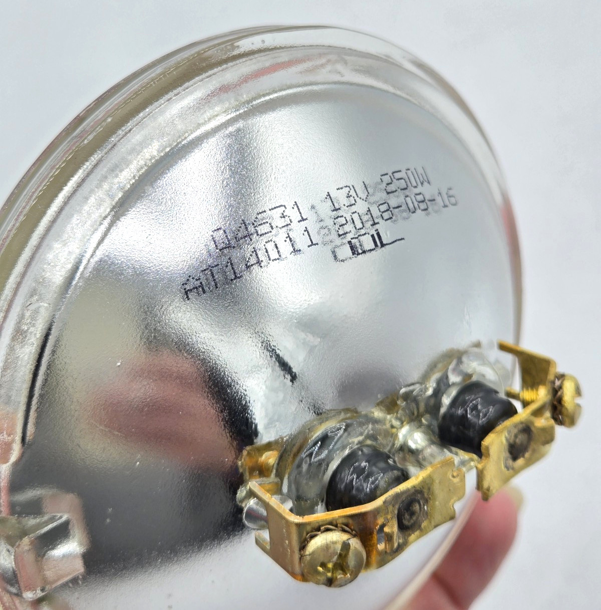 Oshino Q4631 Aircraft Landing Light PAR36 13V 250W Sealed Beam Lamps *NIB