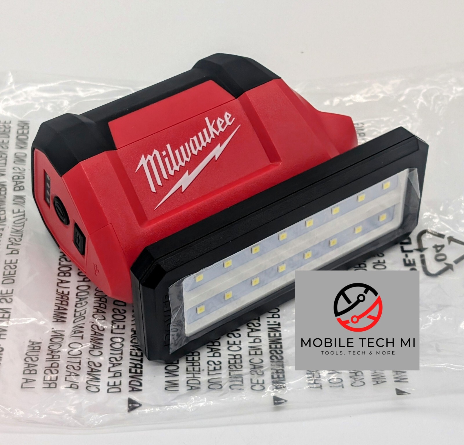 Milwaukee Tool 2367-20 M12 Rover Service & Repair Flood Light w/ 4.0 Ah Battery