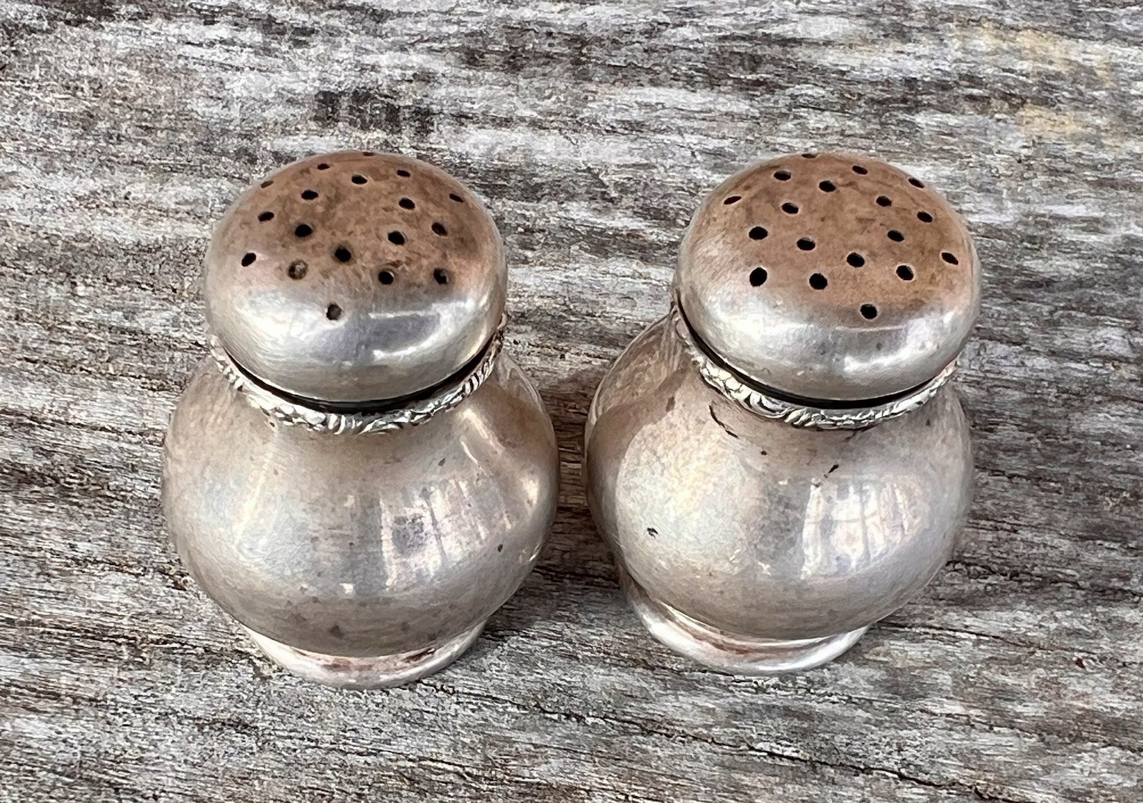 Vintage Lot of 2 Lunt Treasure 756 Sterling Silver Salt Pepper Shakers RLB 38.7G
