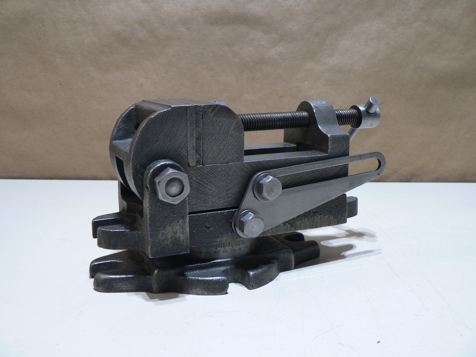 Palmgren No.000 Tilting Vise with Swivel Base 2-1/2" Jaws Opens 2-1/2"