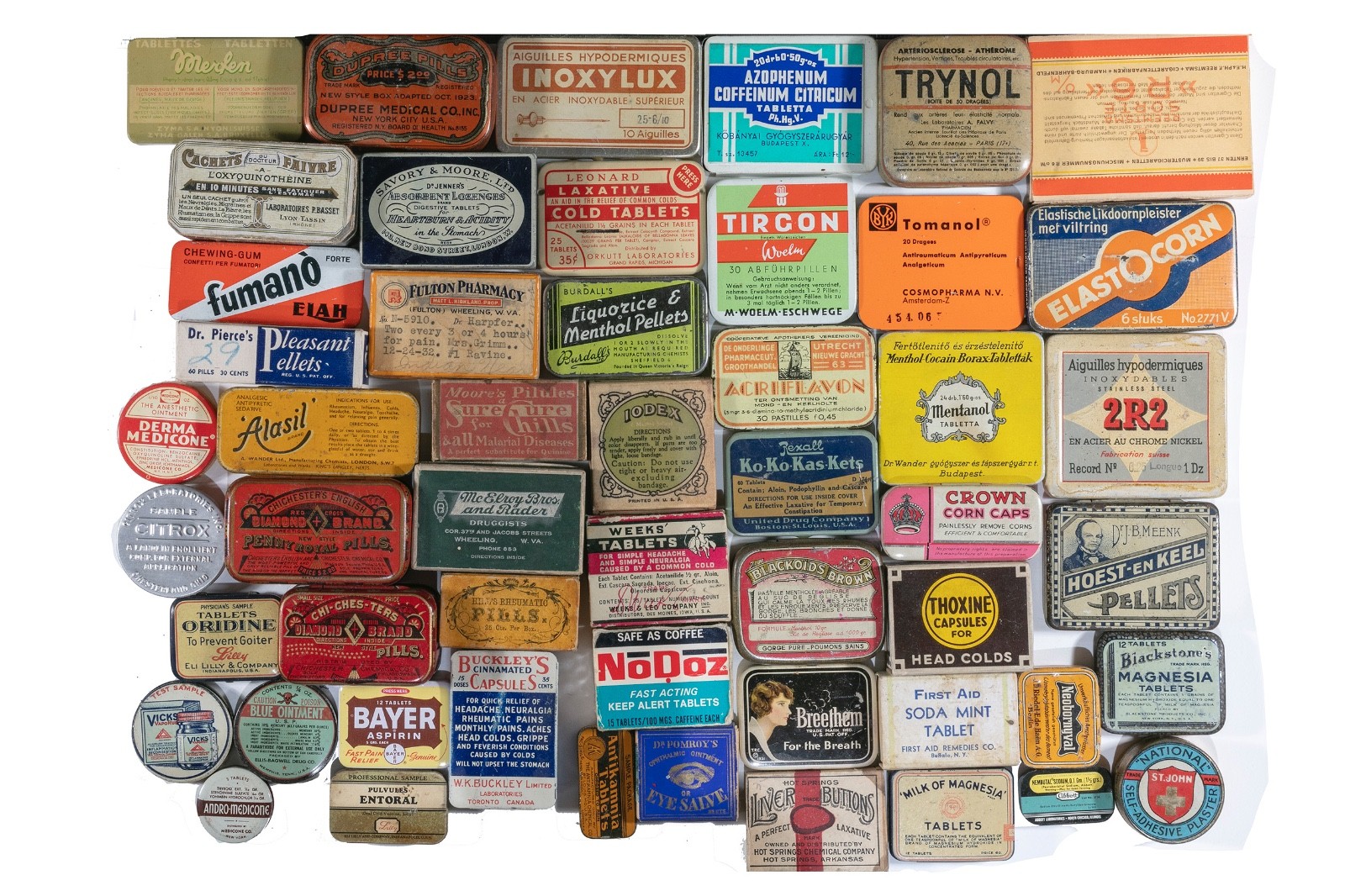 50 vintage US and EU 1930s to 1950s pharmacy tins and boxes in good condition