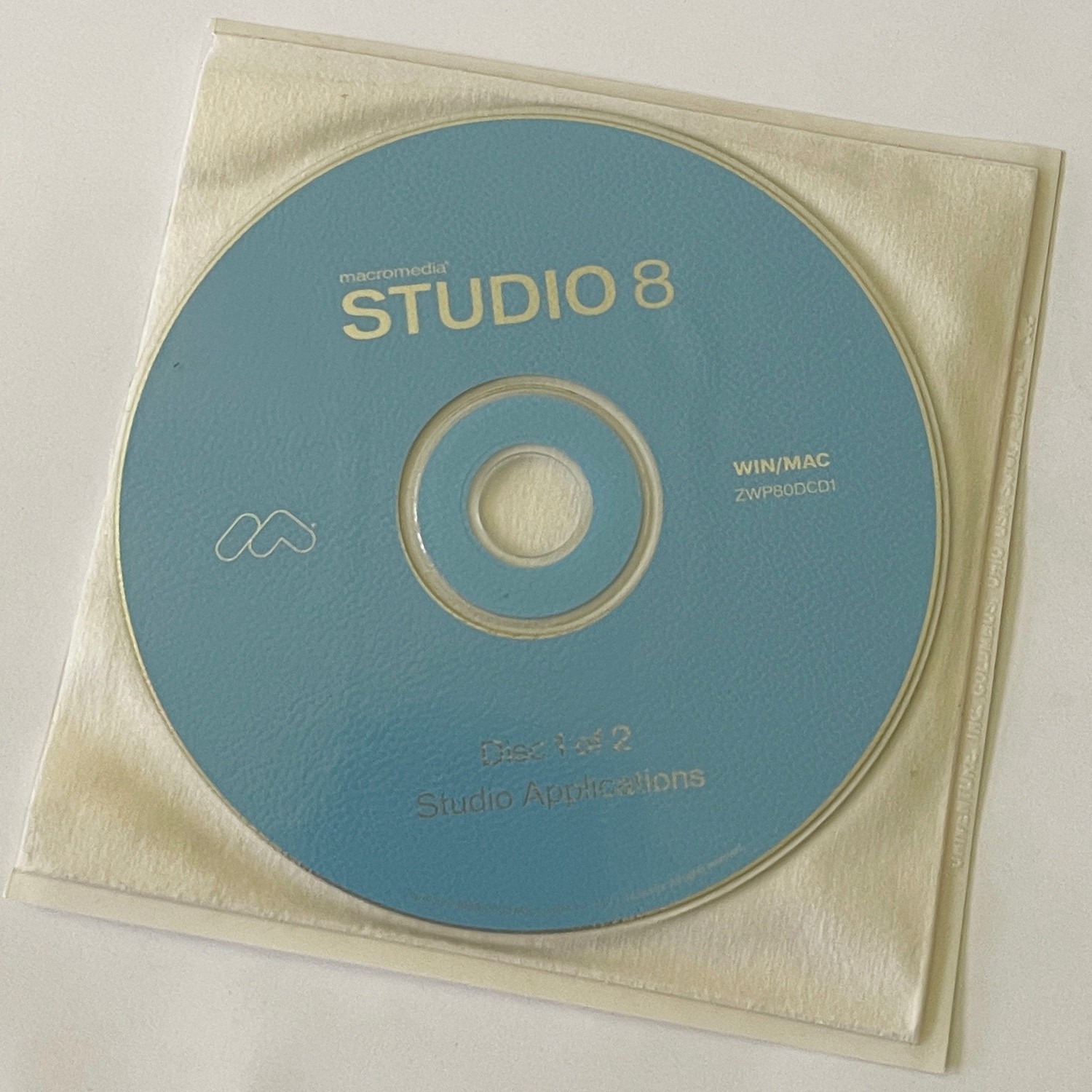 Macromedia Studio 8 Win/Mac 2 Disc Set UPGRADE -  No Box - great condition