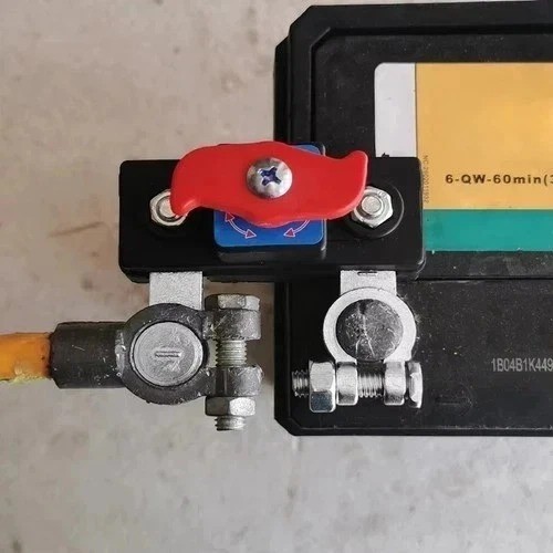 1Pcs Universal Battery Disconnect Switch 12V / 24V Cut Off Isolator for Cars RV