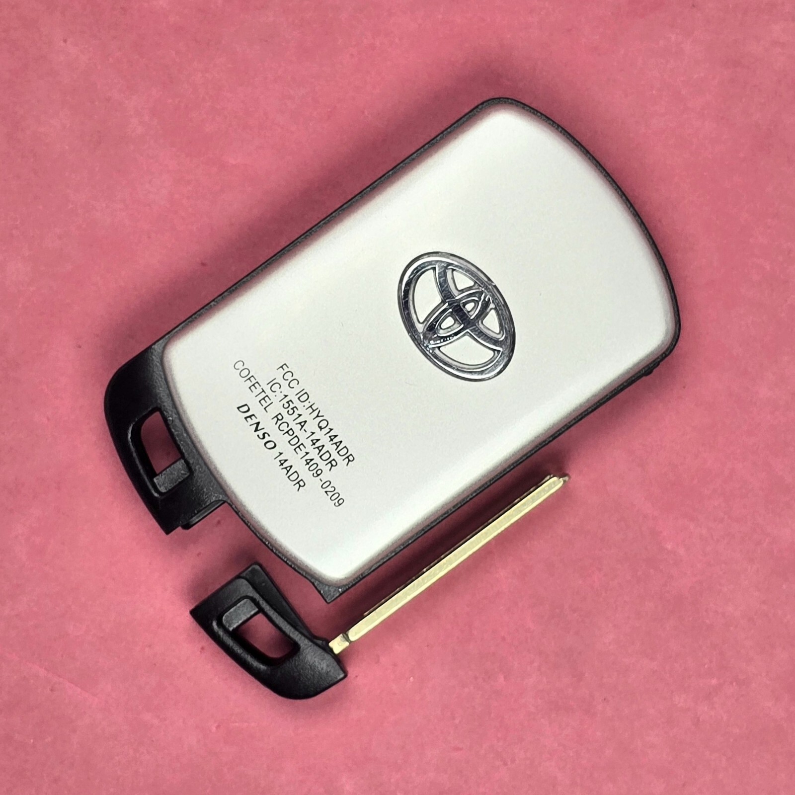 New OEM 2011 - 2020 Toyota Sienna Keyless Remote Smart Key Fob 6B - HYQ14ADR