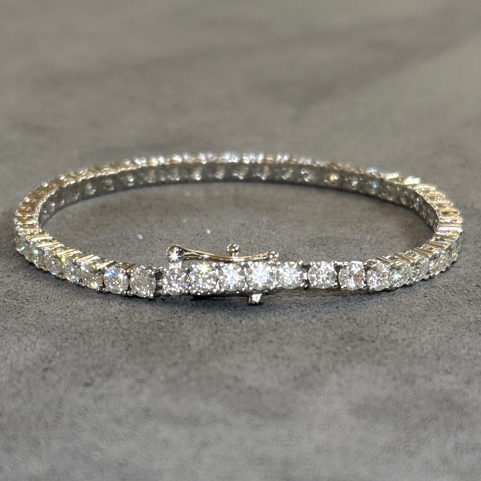 VVS1 Certified Moissanite Tennis Bracelet in 925 Silver