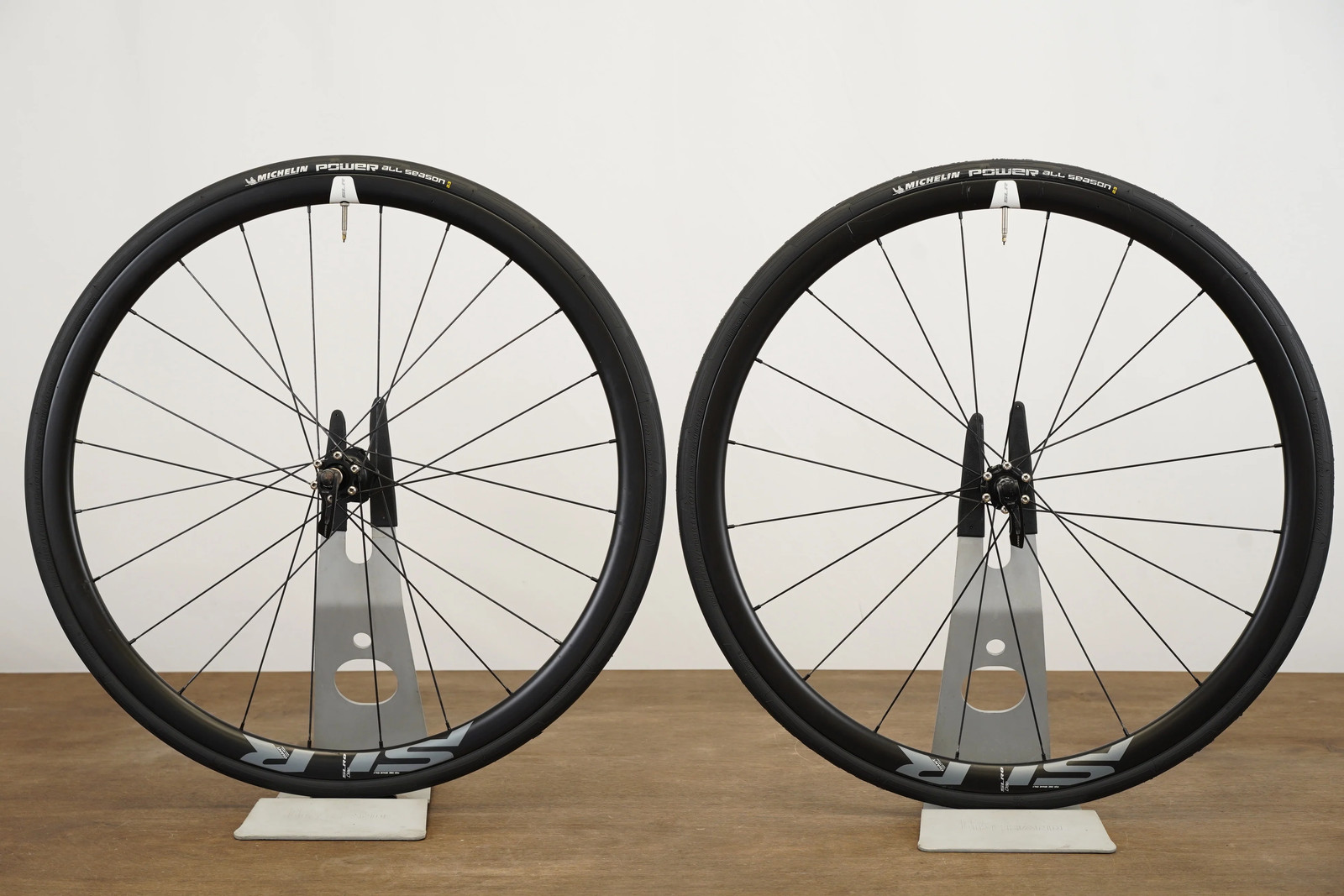 Giant SLR 0 Carbon Tubeless Clincher Disc Wheelset Shimano/SRAM 11 Speed