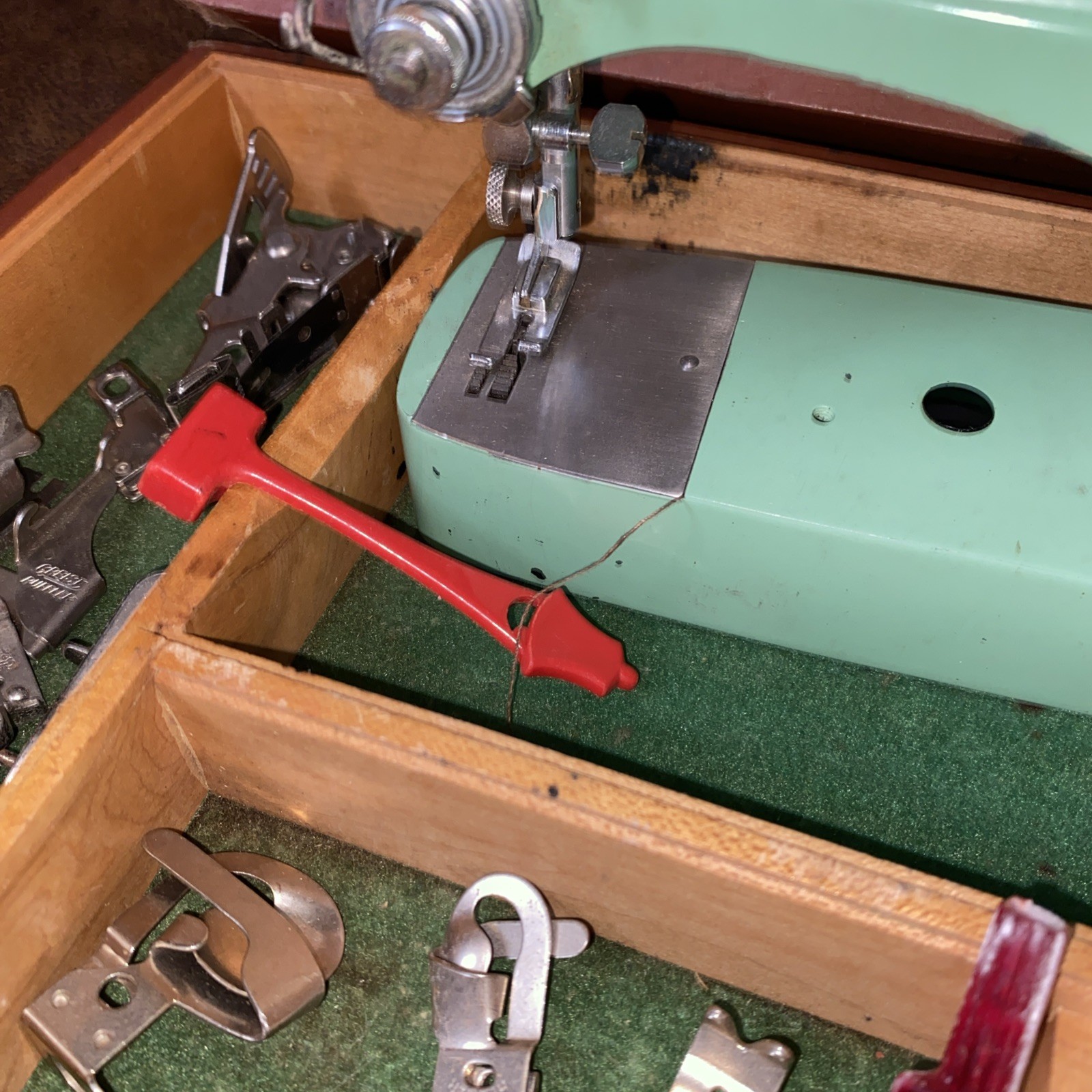 Rare 1950's Micro Bell Portable Sewing machine Case No Cord Green Model MB