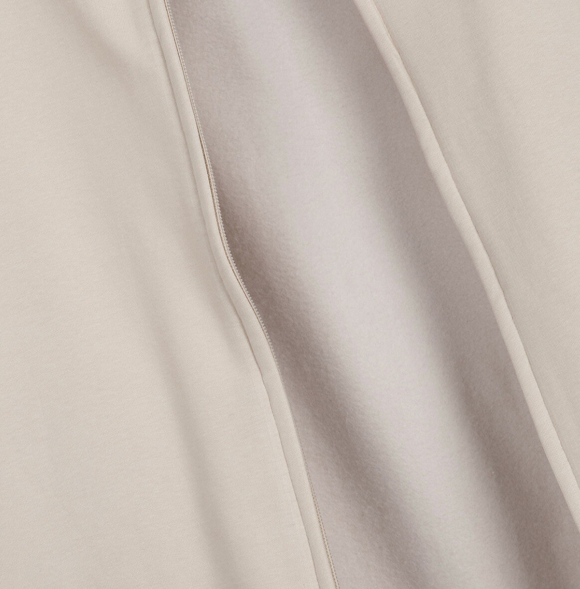 🔥Disney Parks - DISNEYLAND Logo Zip Hoodie - Beige - M💥