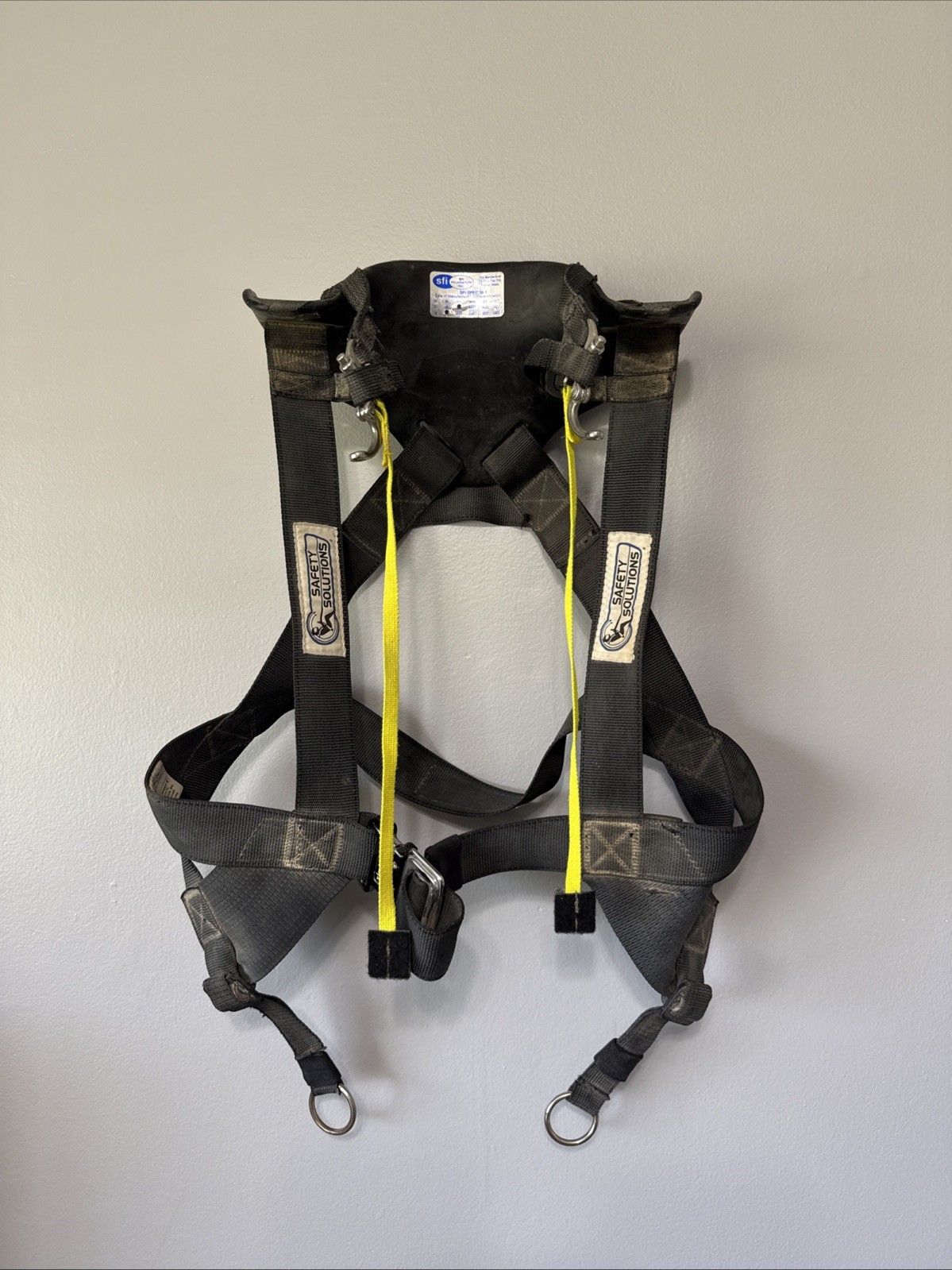 Hutchens Racing Hybrid Pro Head Restraint M Medium Quick Release Tether SFI 38.1