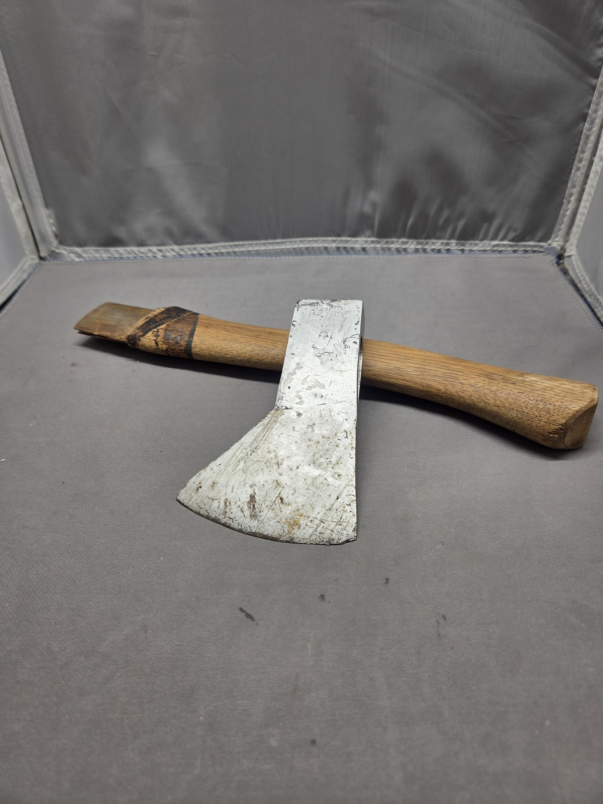 CLEAN GENUINE NORLUND 1 LB. 15 OUNCE TOMAHAWK STYLE CAMP AXE HEAD WITH  HANDEL