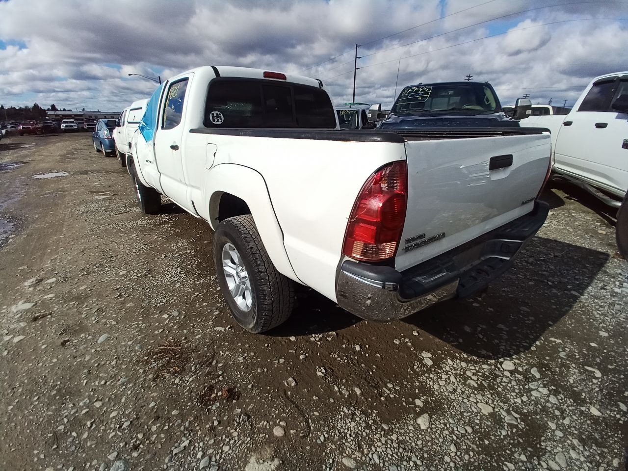 Front Passenger Right Spindle/Knuckle w/Hub from 2006 Toyota Tacoma 12786468