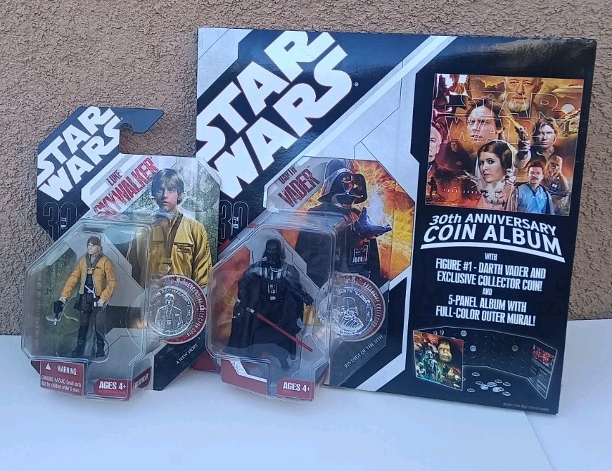 Star War 2006 30th Anniversary Coin Album With Luke Skywalker Figure 2 Lot.✨☘️