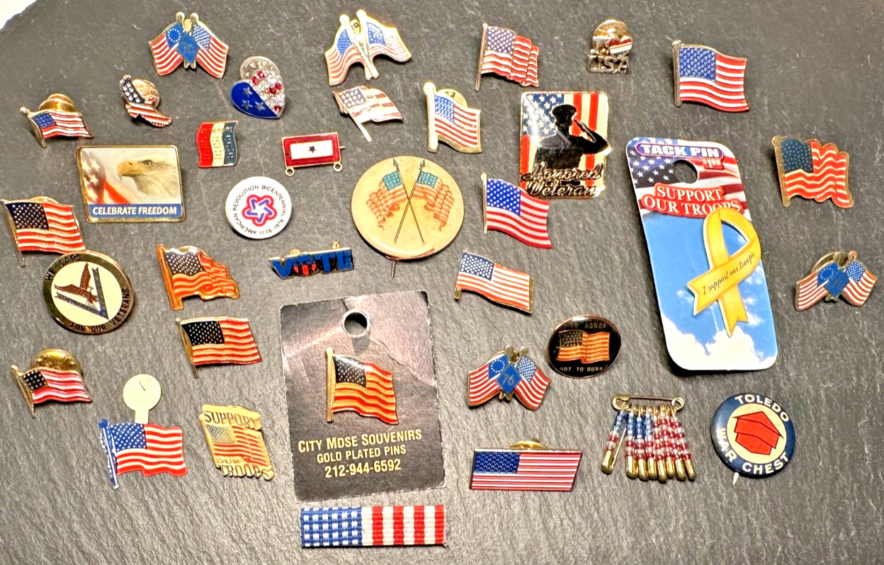 LOT OF 35+ VINTAGE USA PATRIOTIC PINS : FLAGS, VETERANS, '76, MORE I127