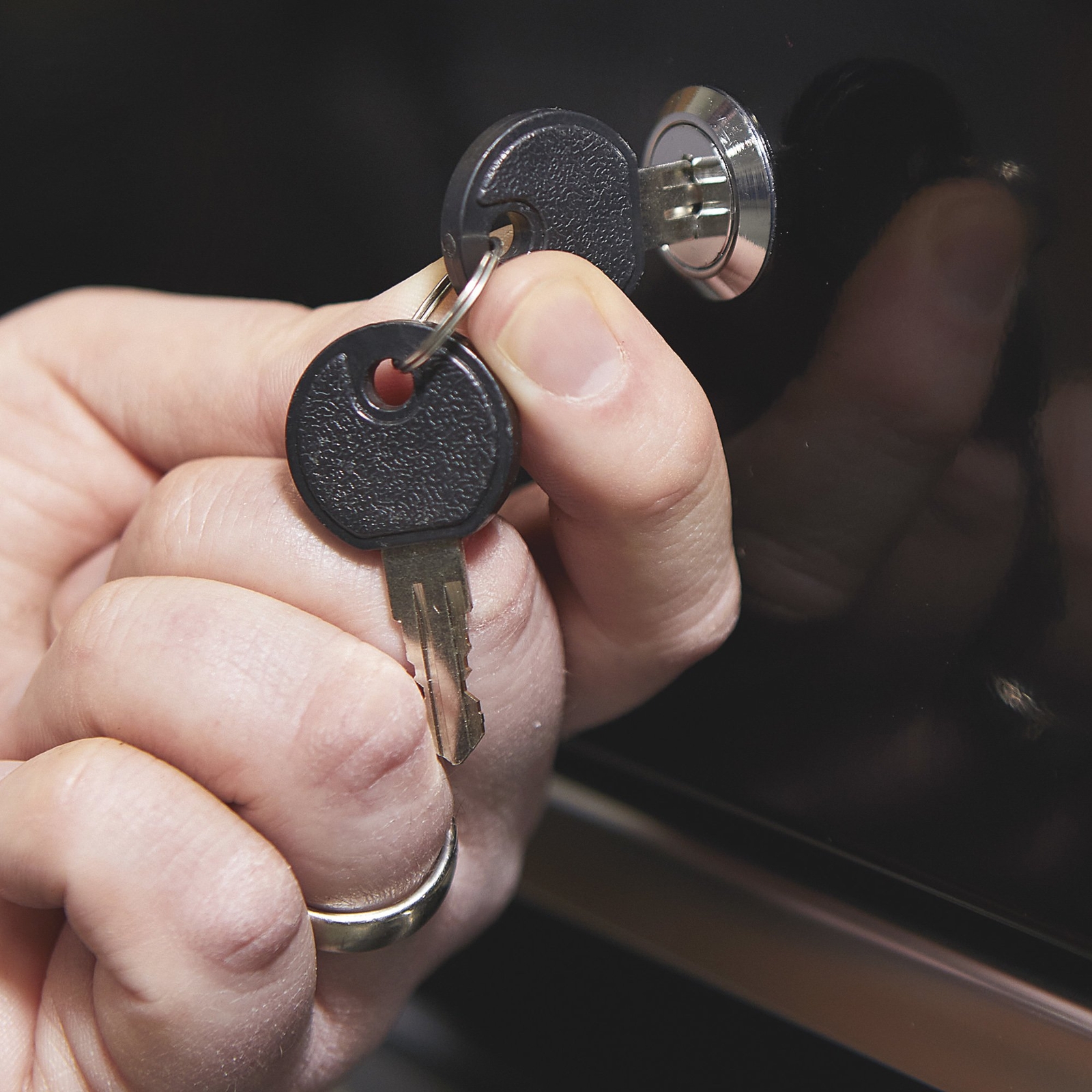 Ironton 28in. 2-Drawer Tool Cart, 30-1/2in.L x 14-1/2in.W x 33in.H, 350-Lb.