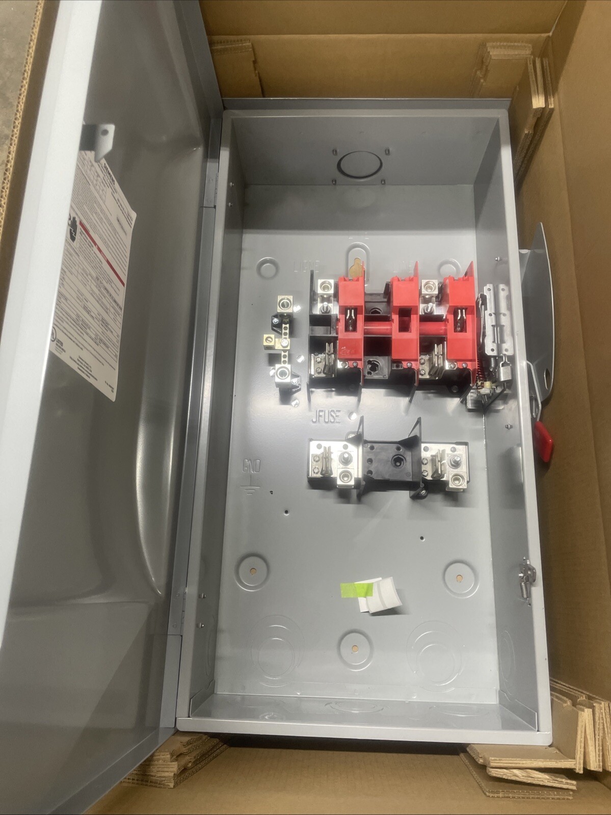 NEW Siemens GF224NR 200a 240v Fusible 3R Safety Switch New In Box