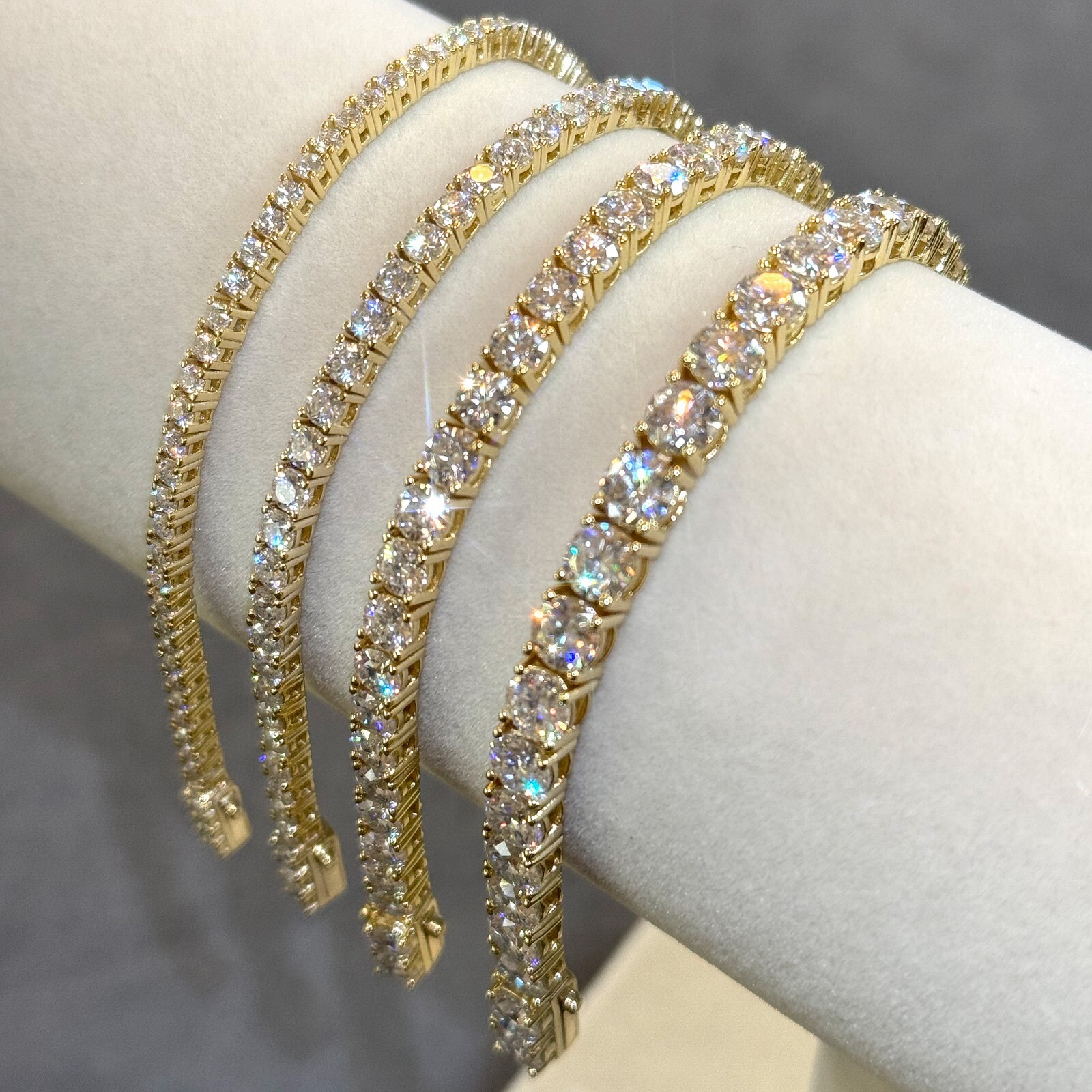 VVS1 Certified Moissanite Tennis Bracelet in 925 Silver