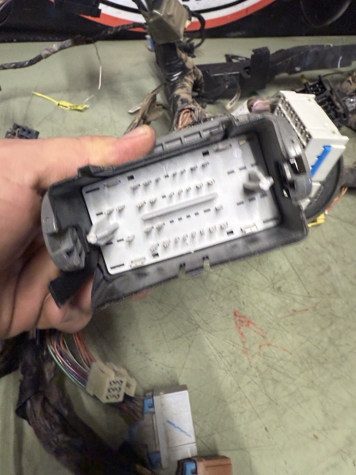 2005 Chevy GMC Silverado 2500 LLY Crew Cab Dashboard Wiring Harness