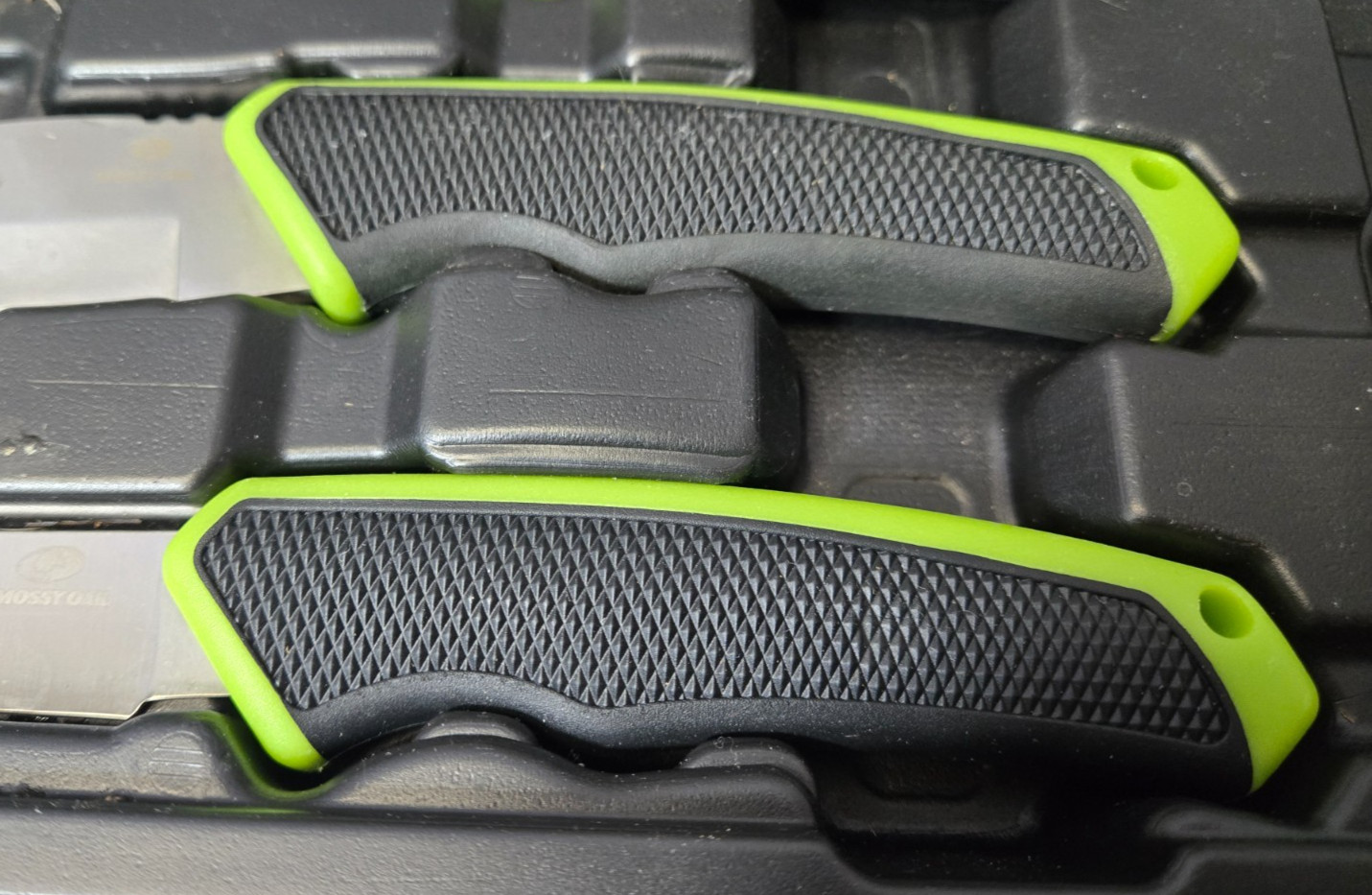 Mossy Oak Hunting Field Dressing Kit - 8 Steel Tools with Storage Case