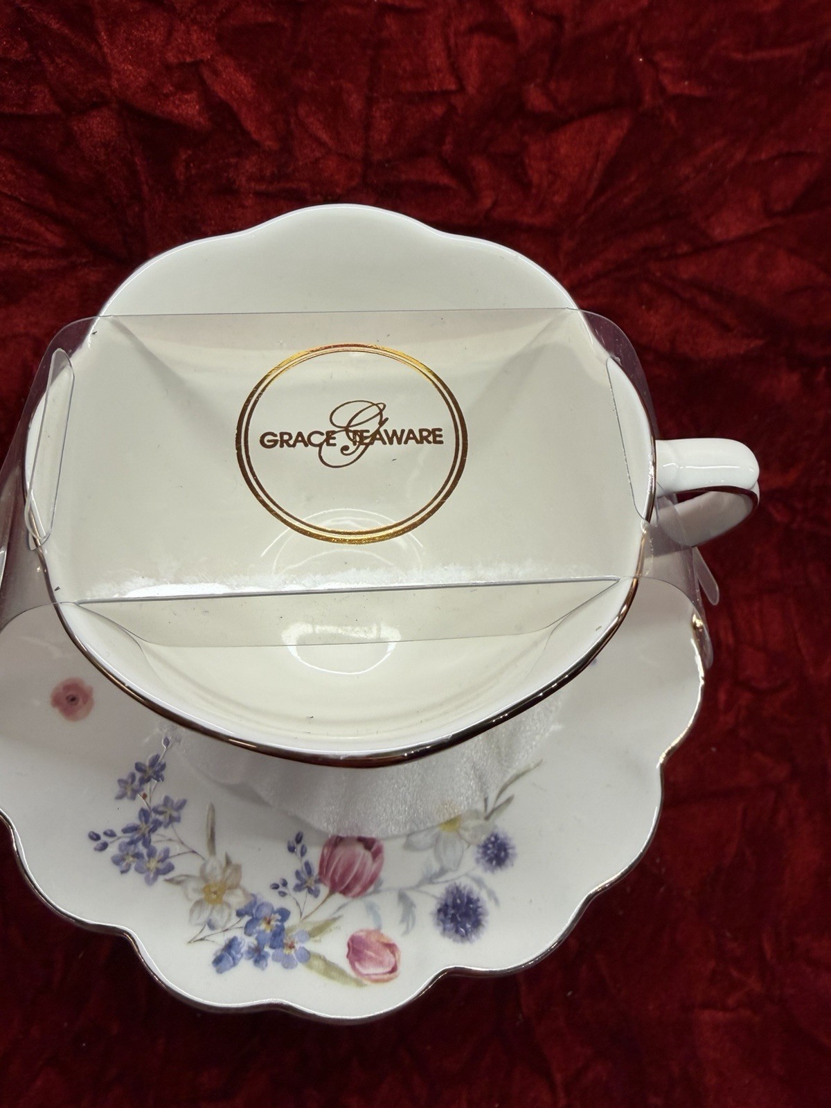 Grace Teaware Fine Porcelain Teapot 36oz Easter Bunny W/2 Cups & Saucers NEW