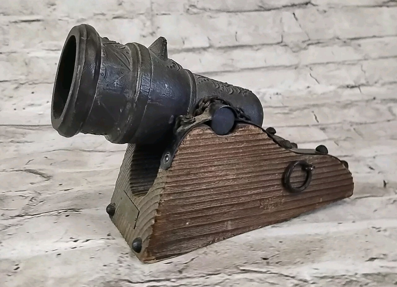 Vintage Wood / Cast Iron Miniature Display Cannon "Mortero Campara"