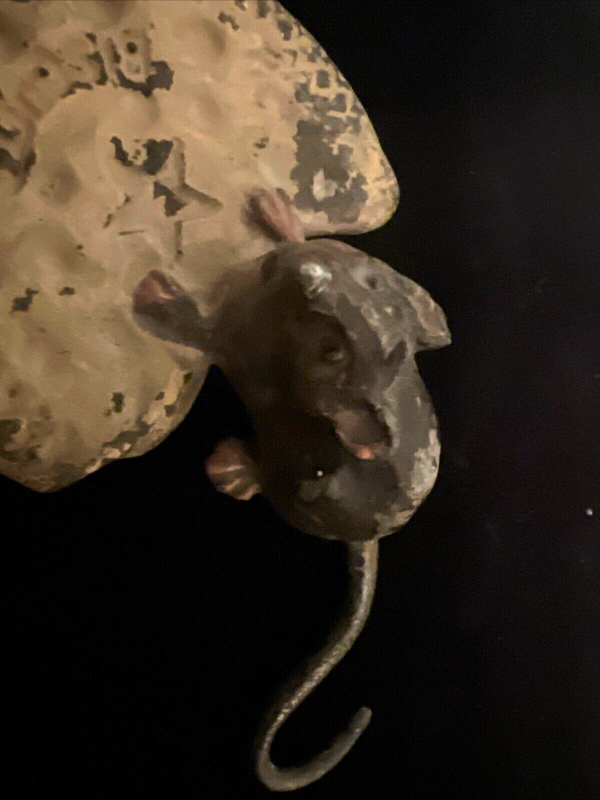 ANTIQUE CUTE COLD PAINTED VIENNA BRONZE MOUSE EATING BISCUIT.