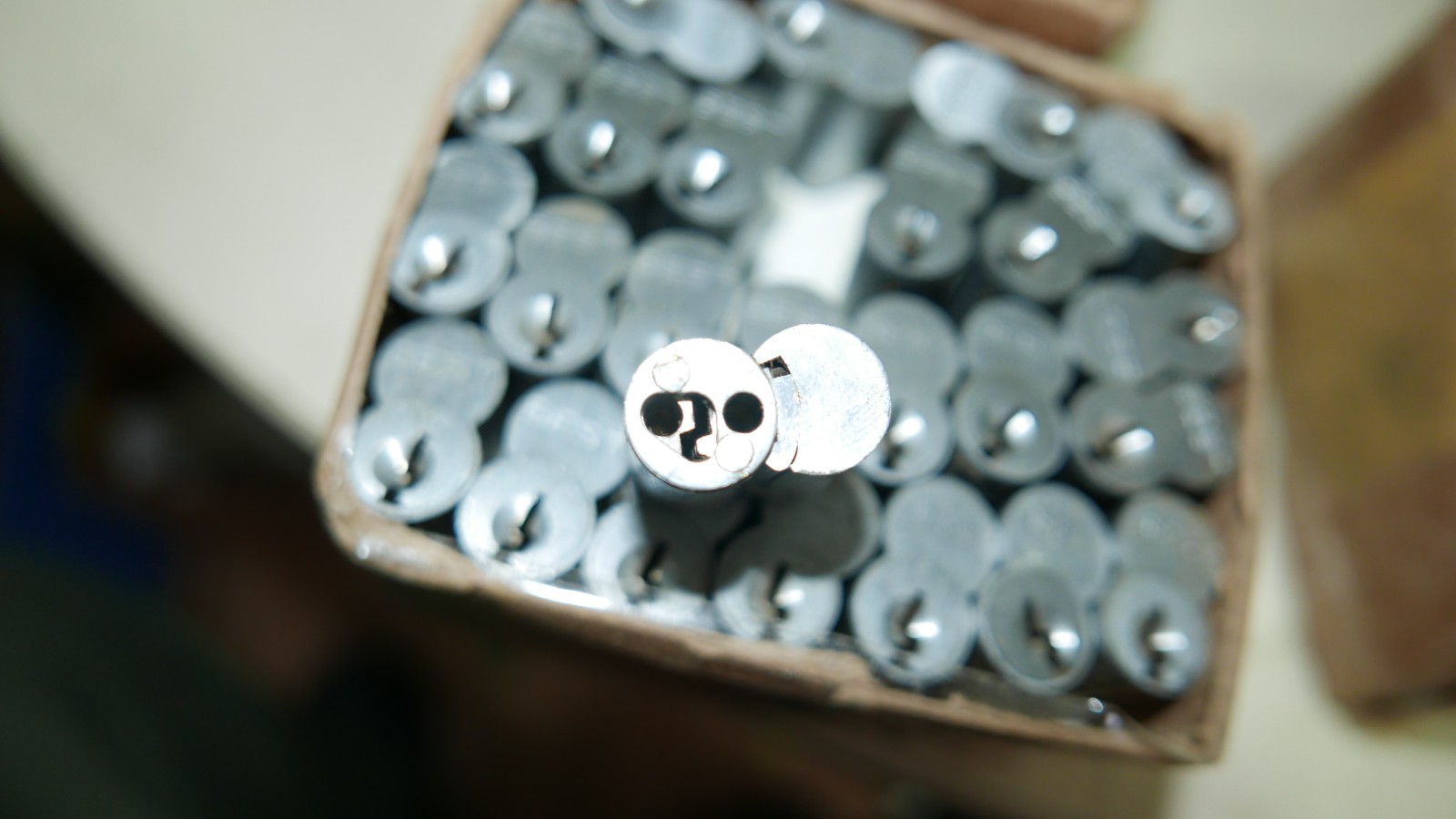 Box of 50 NOS Best 1c6F1626 Satin Chromium Lock F Cylinder Cores Uncombinated 2