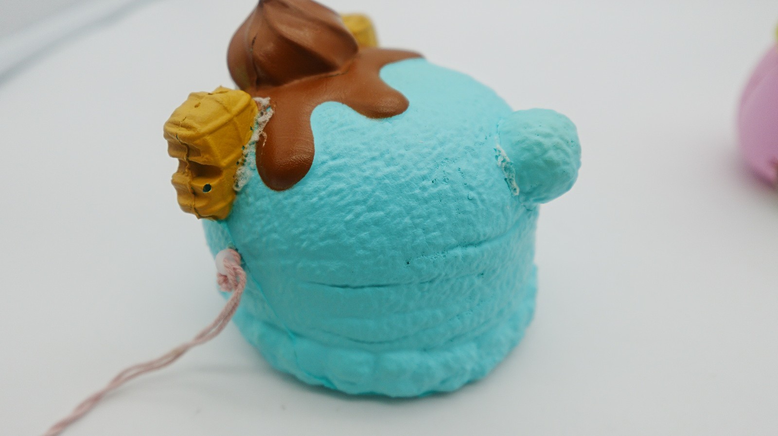 MGA 2 Pack Num Noms Smooshcakes Van Minty Bubblegum Super Squishy Collect READ!!