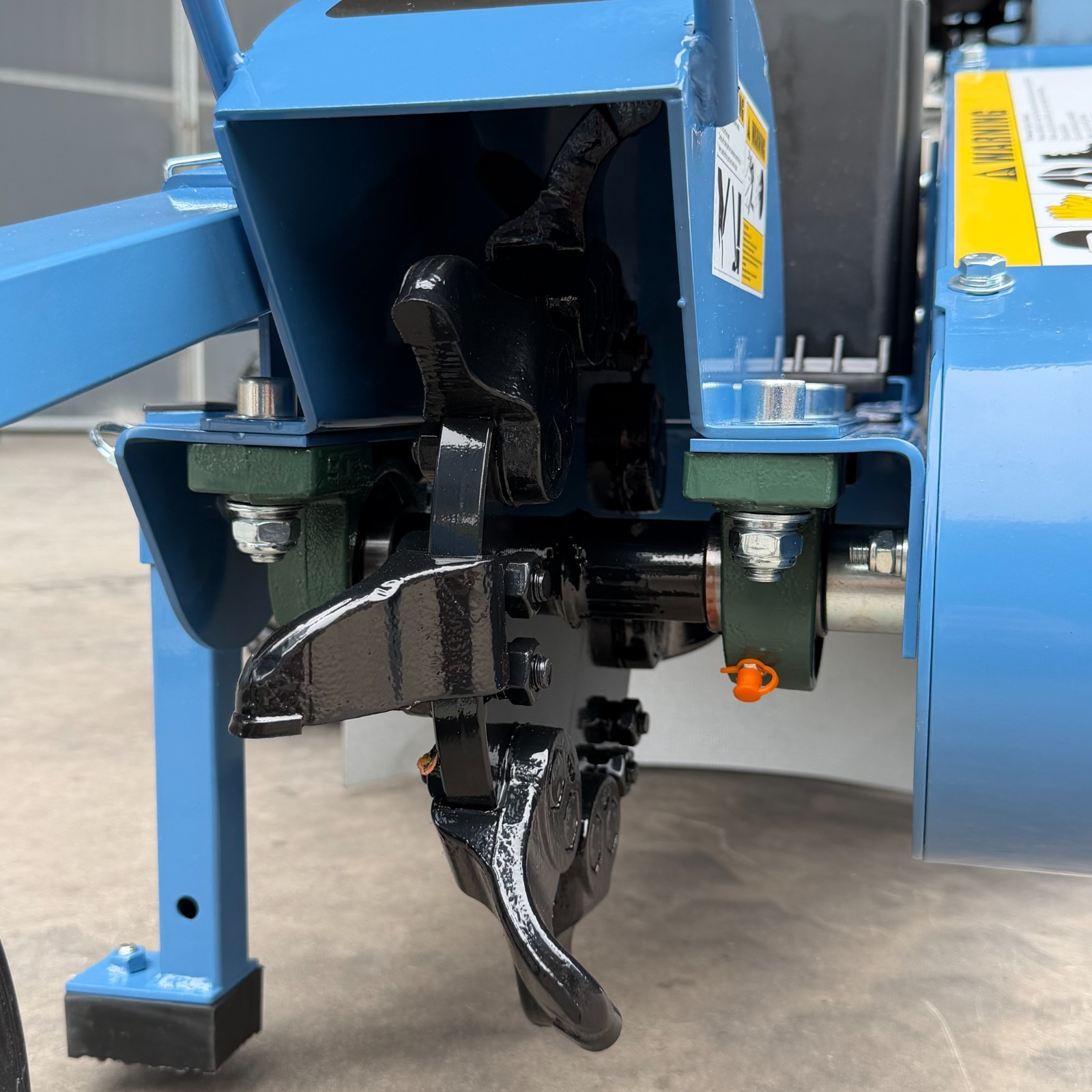 15HP Gas Stump Grinder Electric Start 15'' Cutting Height 10'' Cutting Depth