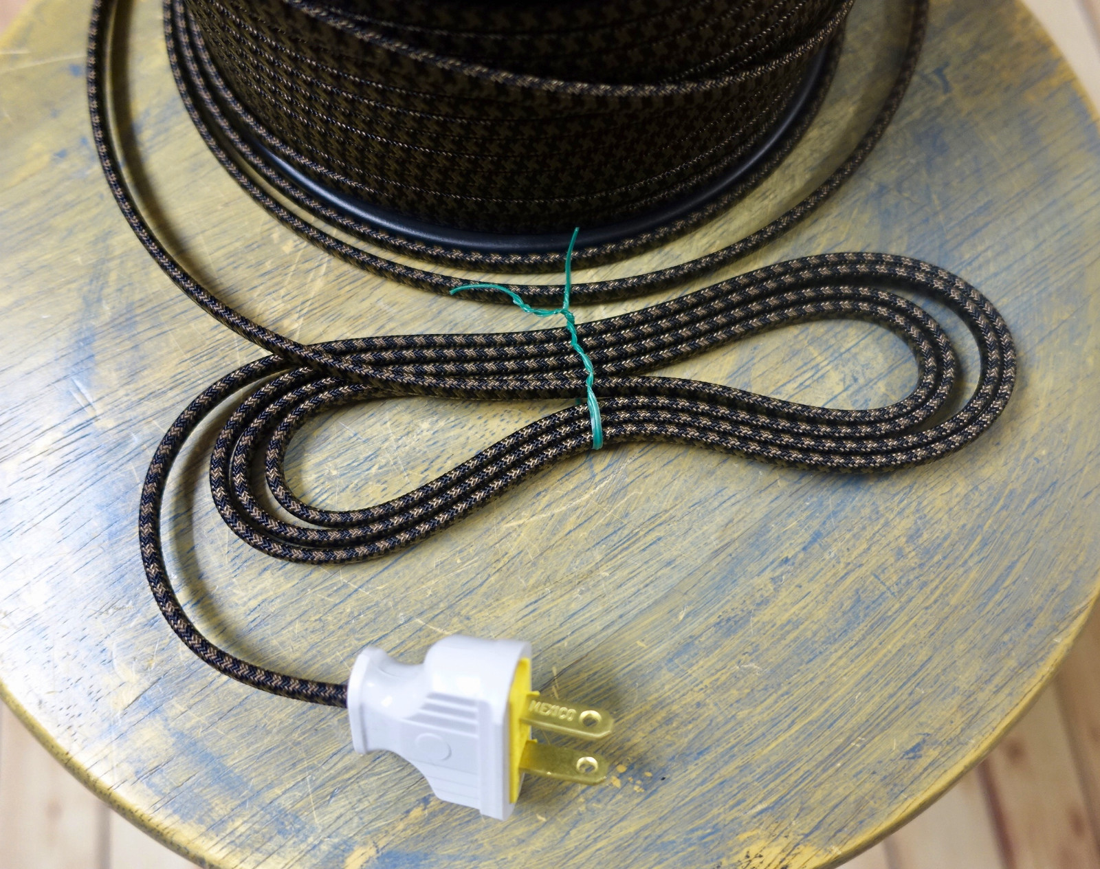 Black/Brown 2-Wire Flat Cloth Covered Cord, Fabric 18ga Vintage Style Lamps, USA