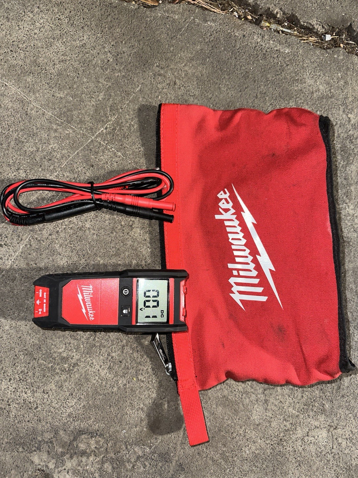 Milwaukee 2212-20 600V Auto Function Voltage/Continuity Digital Meter