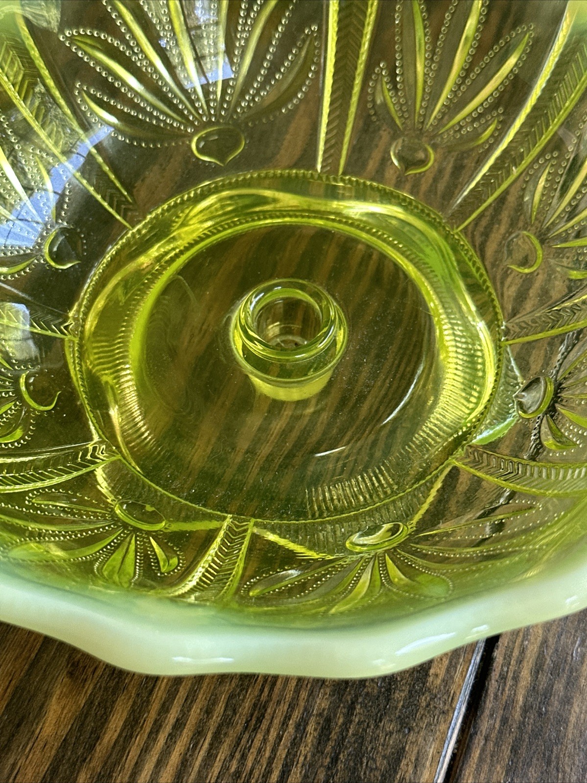 Fenton Topaz Opalescent Cactus Centerpiece Bowl Only Missing Horn Yellow Art
