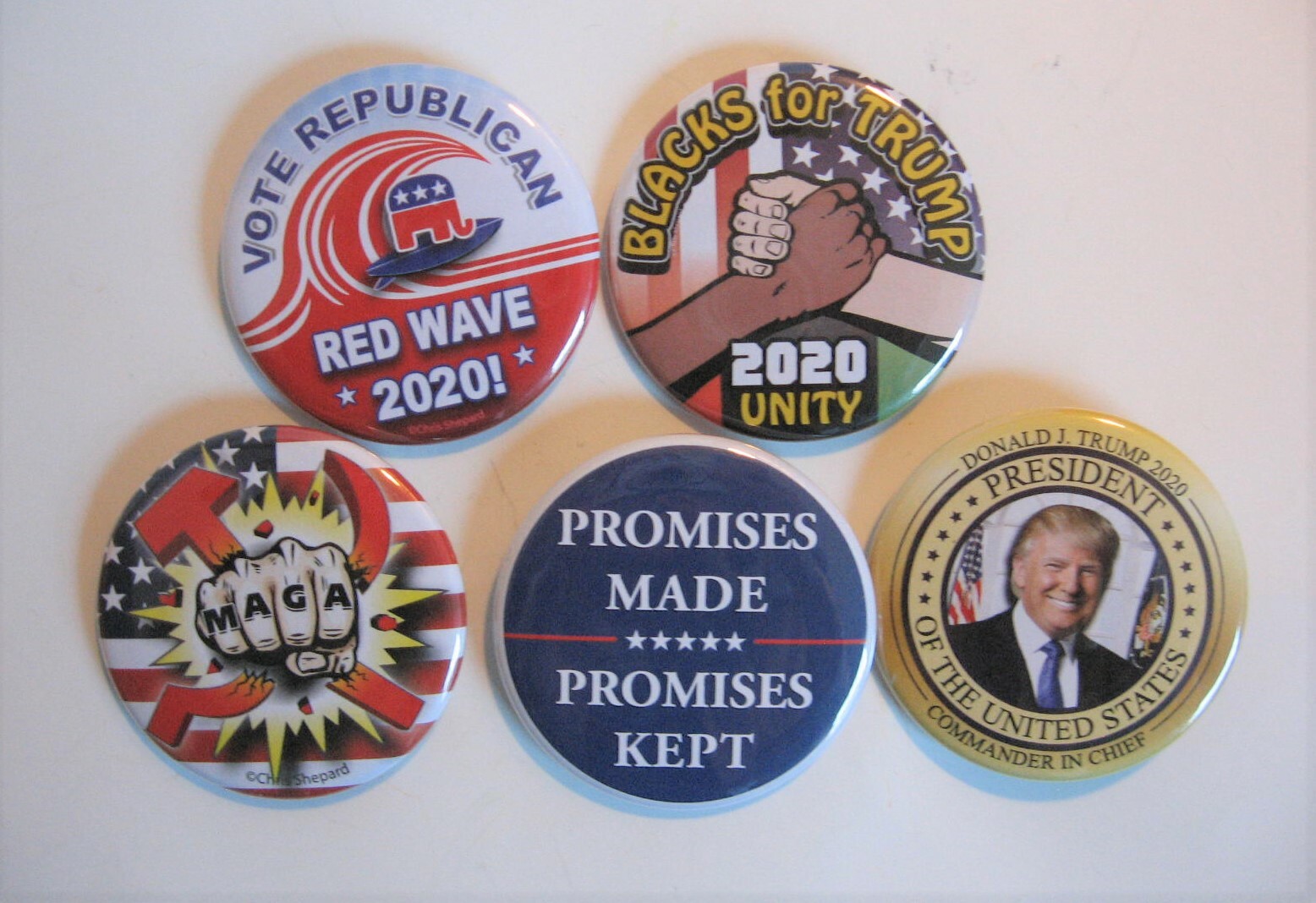 Five Trump 2020 Campaign Pinback Buttons MAGA Promises Kept Blacks Red Wave