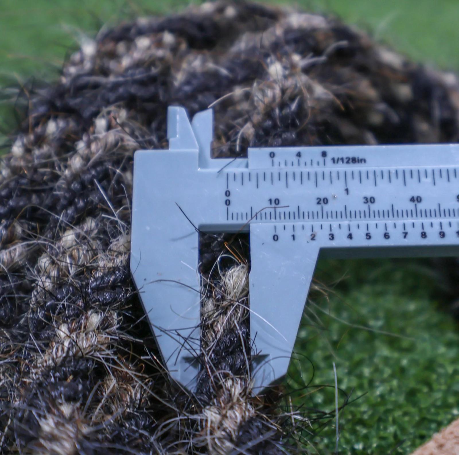 22ft X 3/8" Mecate Tail Hair Reins (4 Strands) Popper