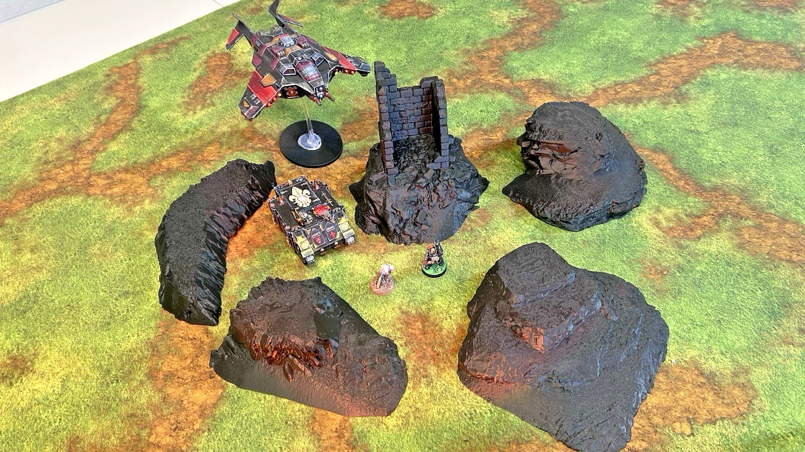 Tabletop Terrain - Massive Hills - Perfect for Warhammer 40K/Fantasy: 5 Pieces