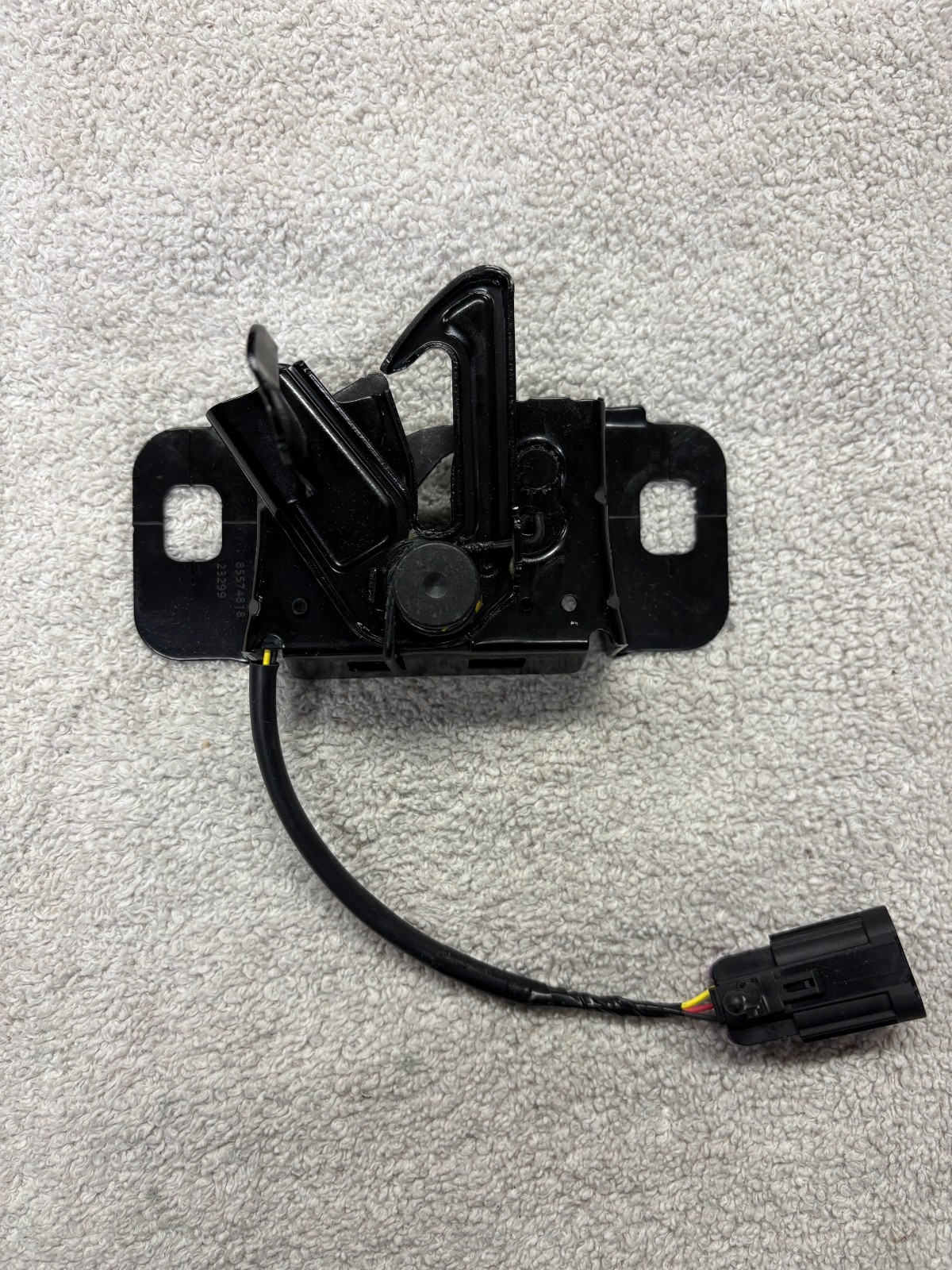 GM OE Hood Latch 2015-2018 Cadillac Escalade Chevrolet Suburban Tahoe 85574818