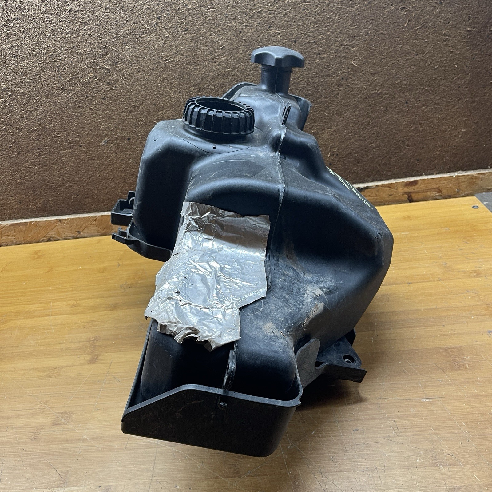 Can Am OEM Used 2009-2012 Outlander 500 650 800 Fuel Gas Tank 709000220