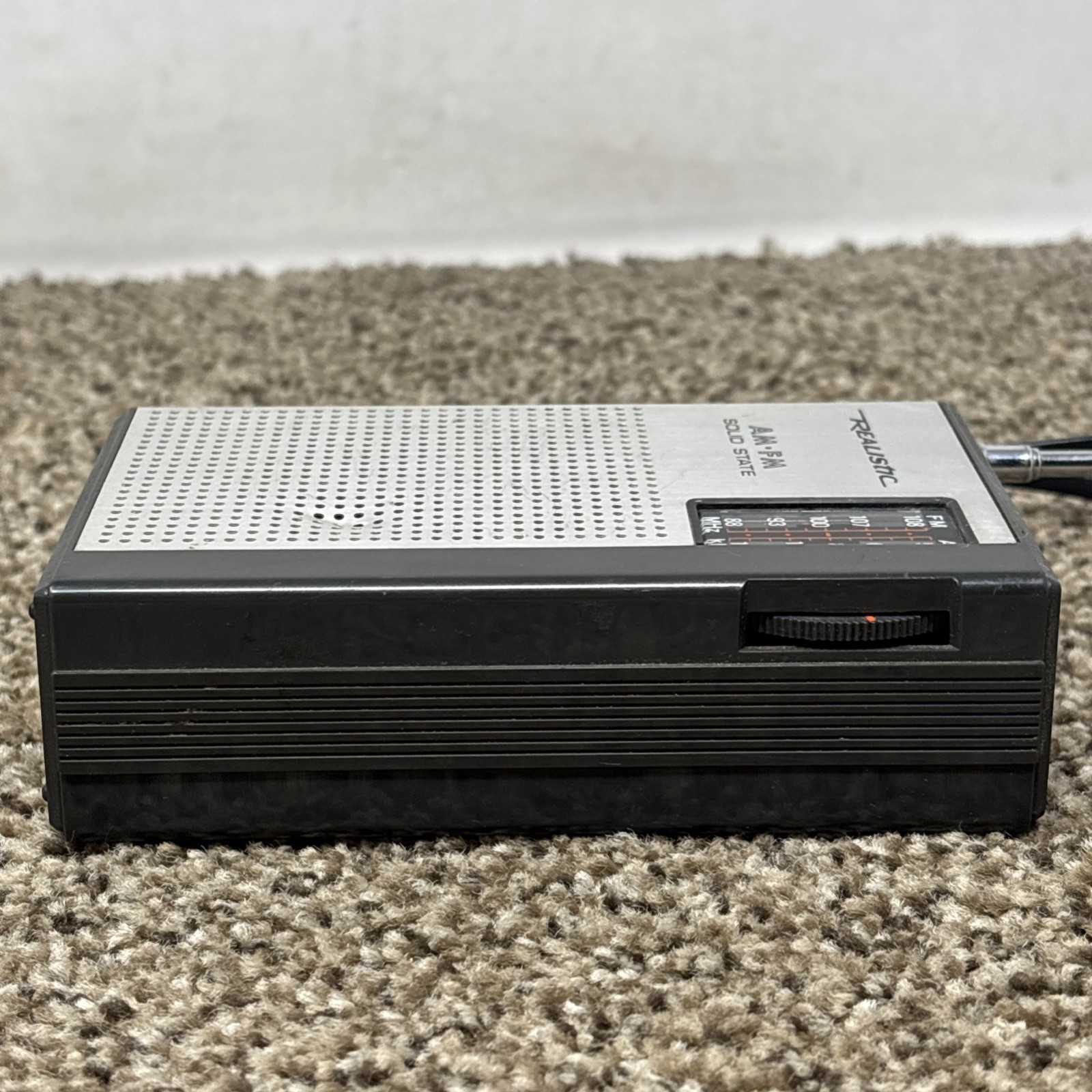 Vintage Radio Shack Realistic 12-602 AM/FM Portable Pocket Radio WORKS