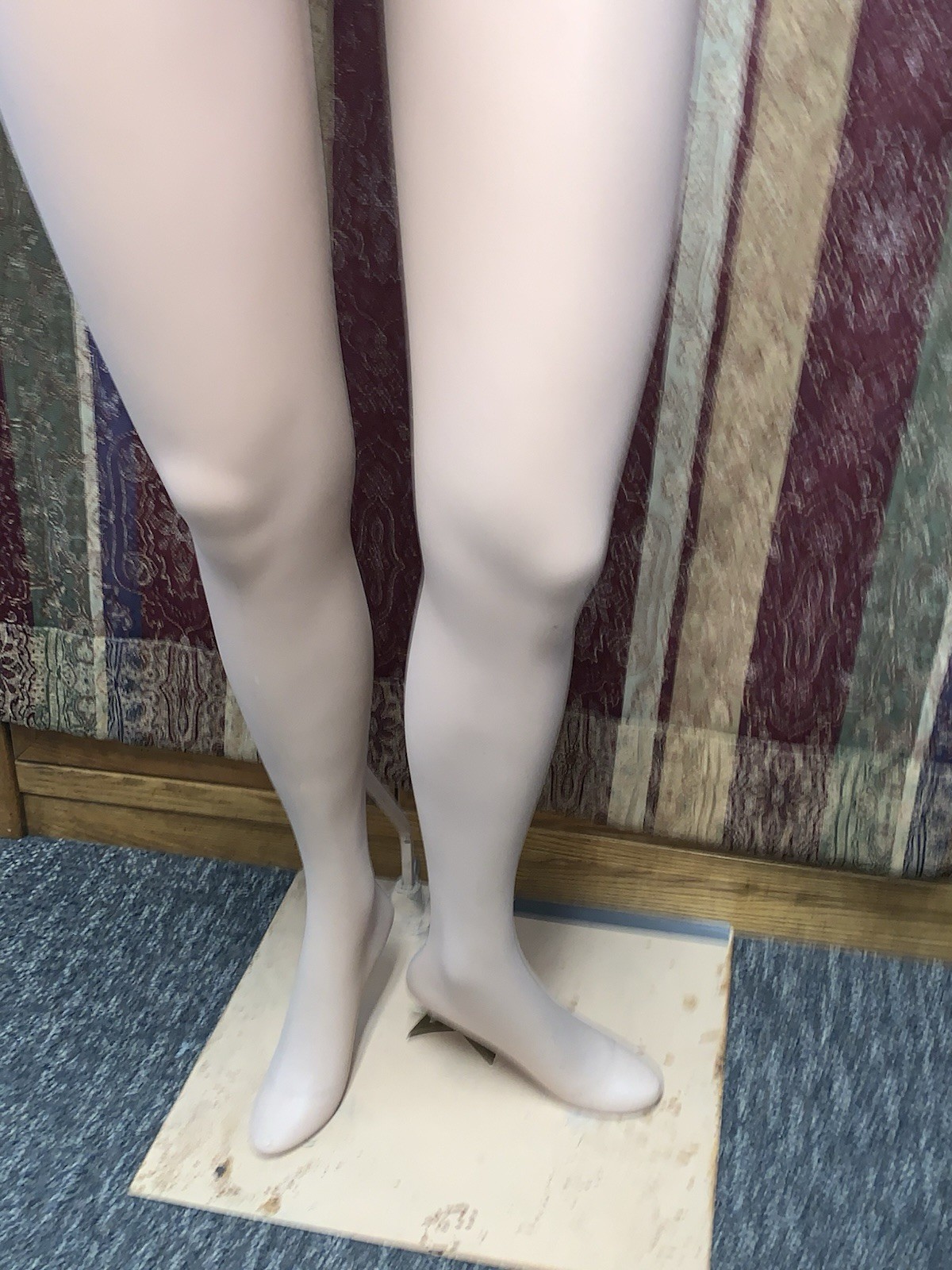 1960s FULL SIZE STORE CLOTHING DISPLAY MANNEQUIN WOMAN PLASTER? METAL STAND