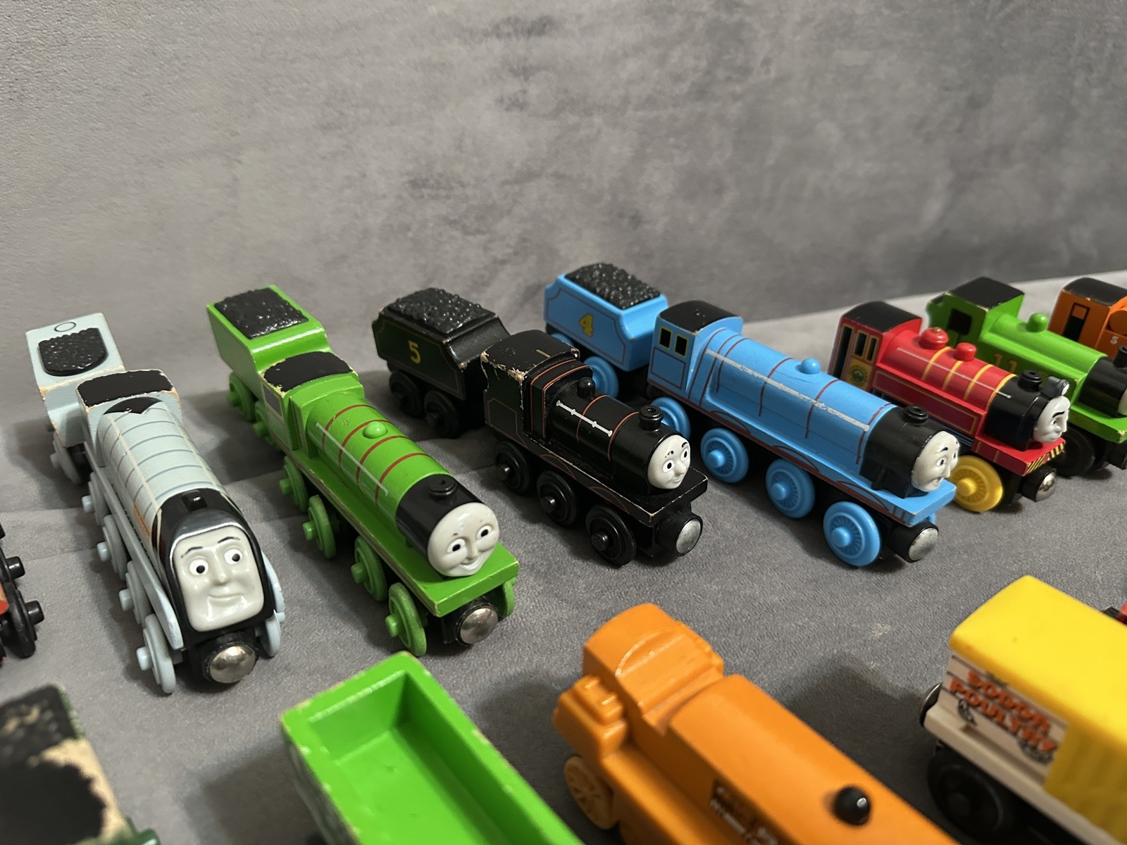 Thomas & Friends Wooden Railway Magnetic Train Lot of 40 Rare HTF