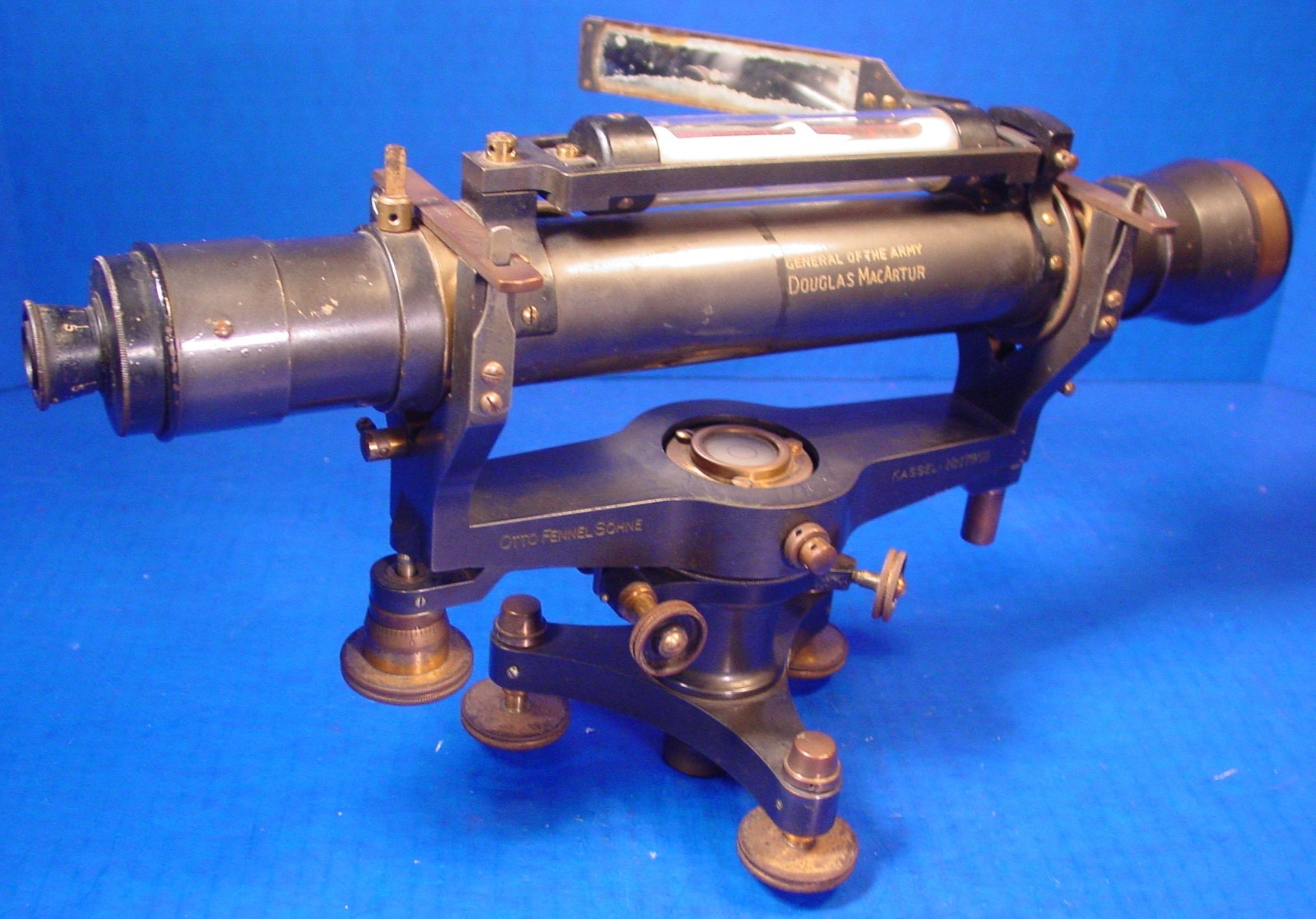 Douglas MacArthur Presentation Precise Level - Otto Fennel Sohne