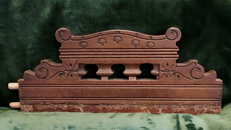 ANTIQUE FURNITURE SALVAGE Carved Wood Solid Walnut Leaves Pediment Crafter 12.5"