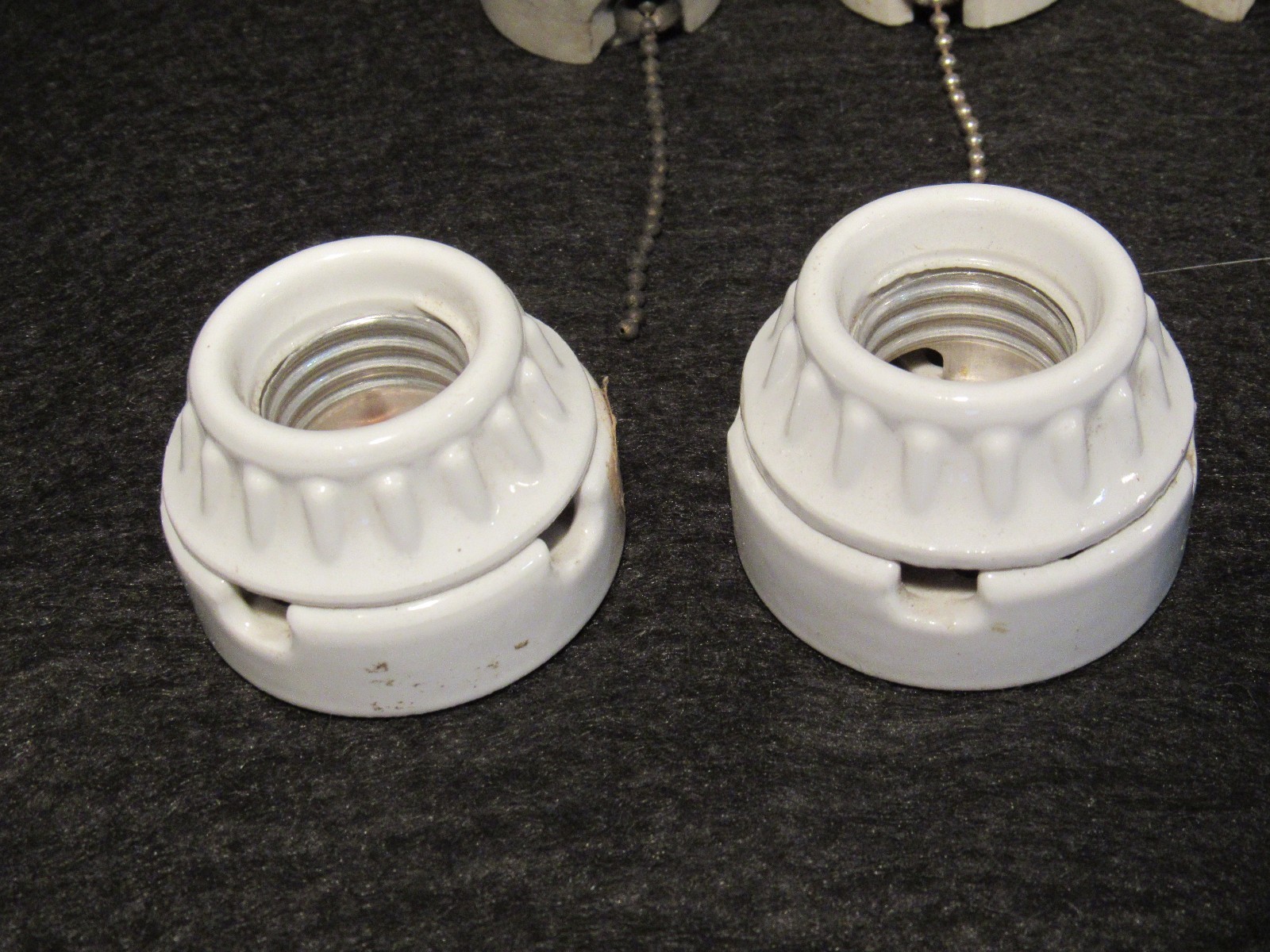 1 Antique Medium Base Two Piece Screw Top Switched Porcelain Light Socket Switch