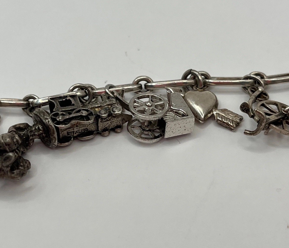 Vintage 7.5” Sterling Silver 925 Charm Bracelet With 19 Charms SW CA Articulated