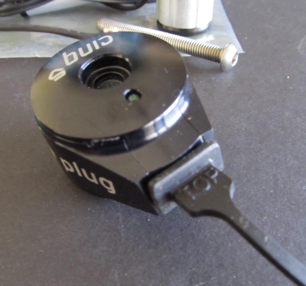 Tout Terrain The Plug III - Stem-Mount USB Charger for Dynamo Hub