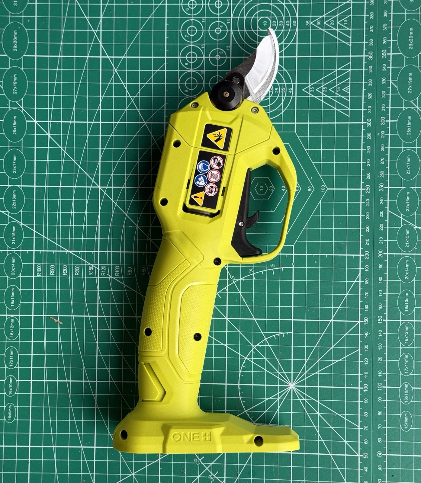 RYOBI ONE+ 18V Cordless Pruner (Tool Only) - P2504VNM