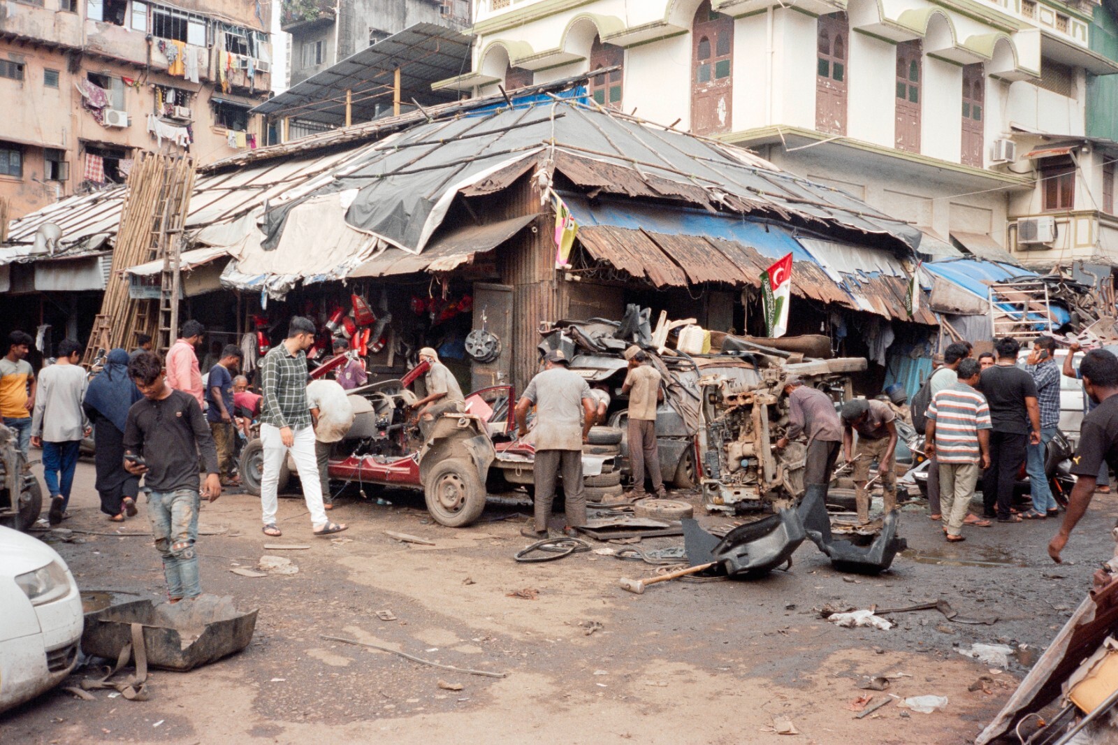 30m Dealer's V3 250D, RESPOOLED Kodak Vision 3 AHU, NO REMJET C41 35mm Film Bulk