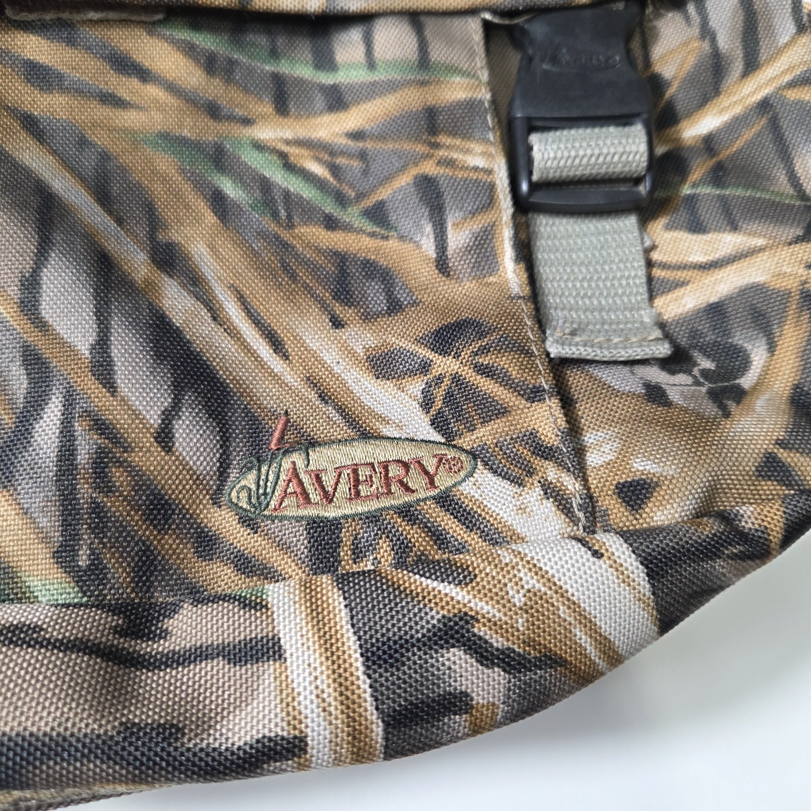 Ducks Unlimited Avery Camo Messenger Bag *Missing Components