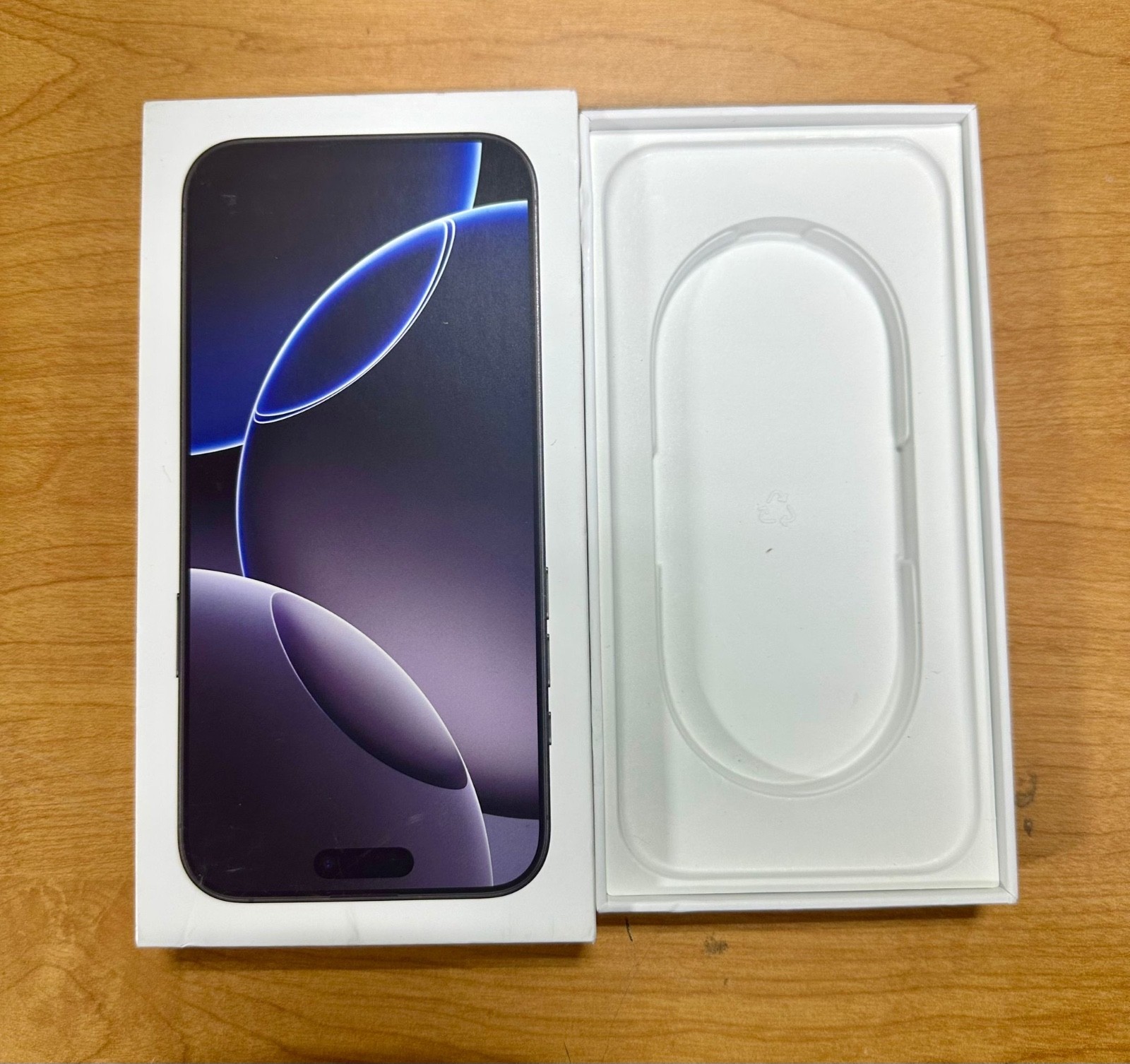 Retail Box for iPhone 16 PRO 16 / PRO MAX Brand New All Colors + Charger